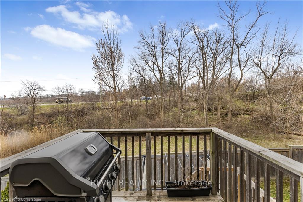 Photo 24 of 138 Crafter Crescent, Hamilton, Stoney Creek Mountain — HOMEH