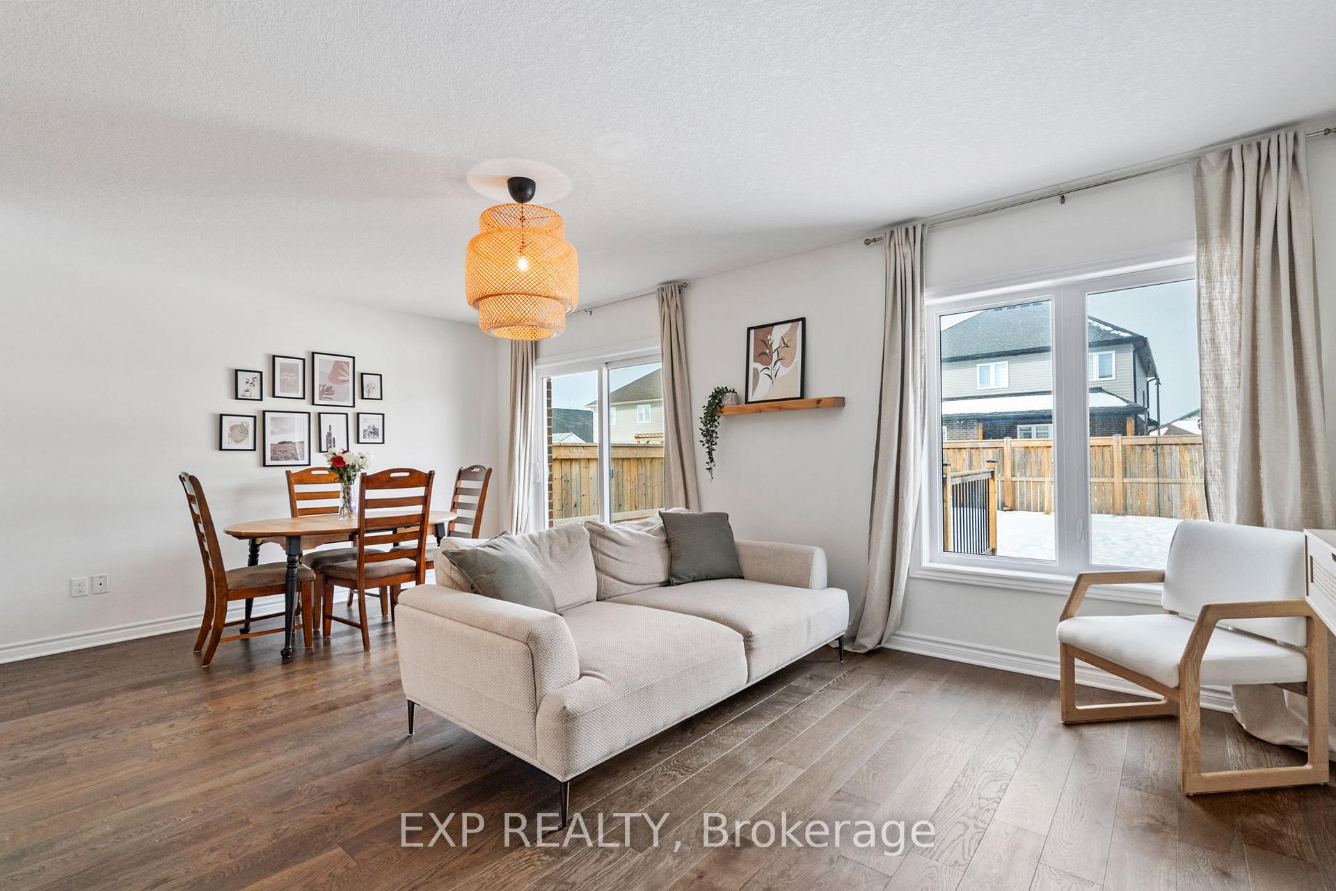 Photo 5 of 10 Ashberry Place, St. Thomas — HOMEH