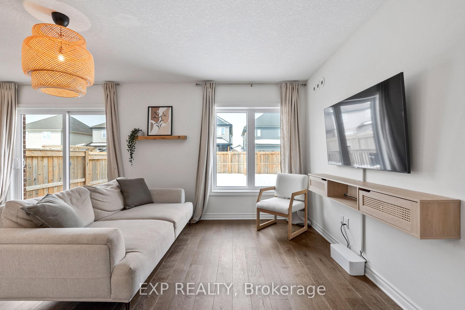 Photo 7 of 10 Ashberry Place, St. Thomas — HOMEH