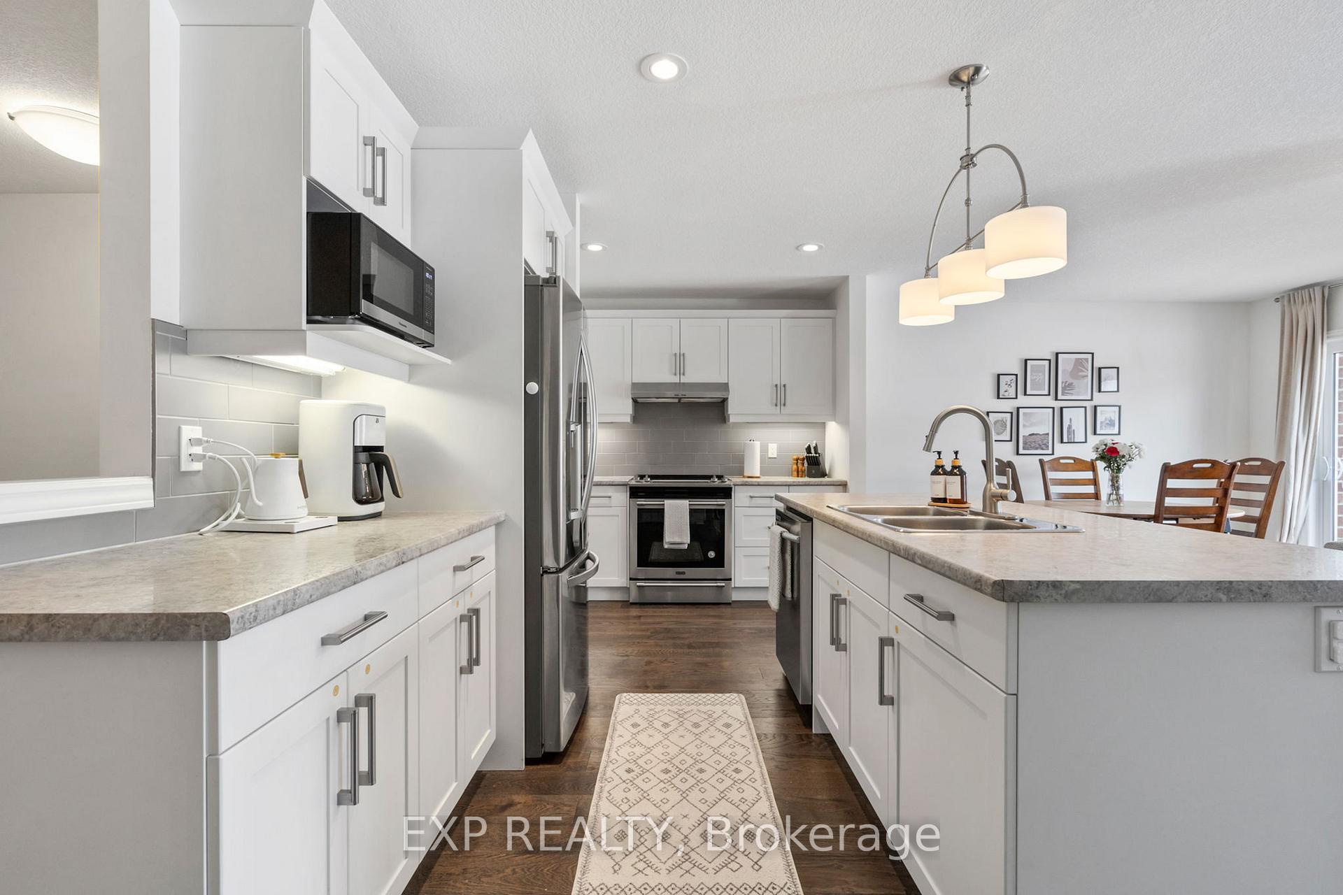 Photo 11 of 10 Ashberry Place, St. Thomas — HOMEH