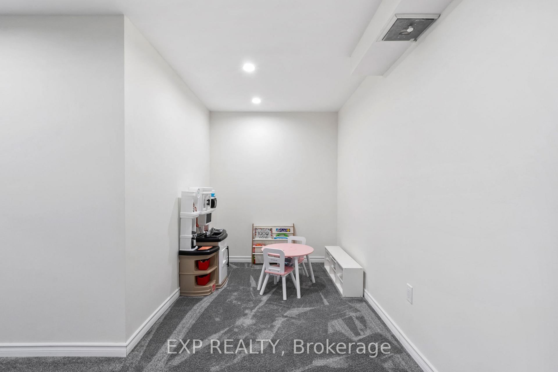 Photo 32 of 10 Ashberry Place, St. Thomas — HOMEH