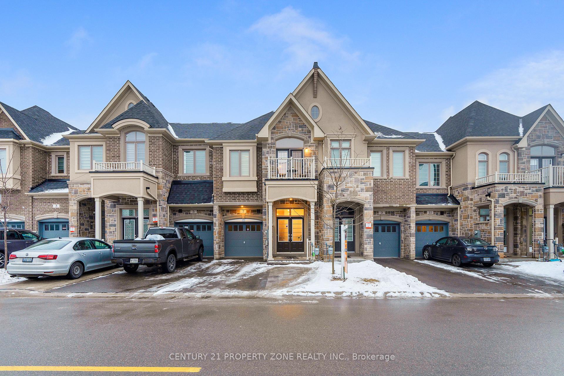 Photo 2 of 7 Dalbeattie Drive, Brampton, Bram West — HOMEH