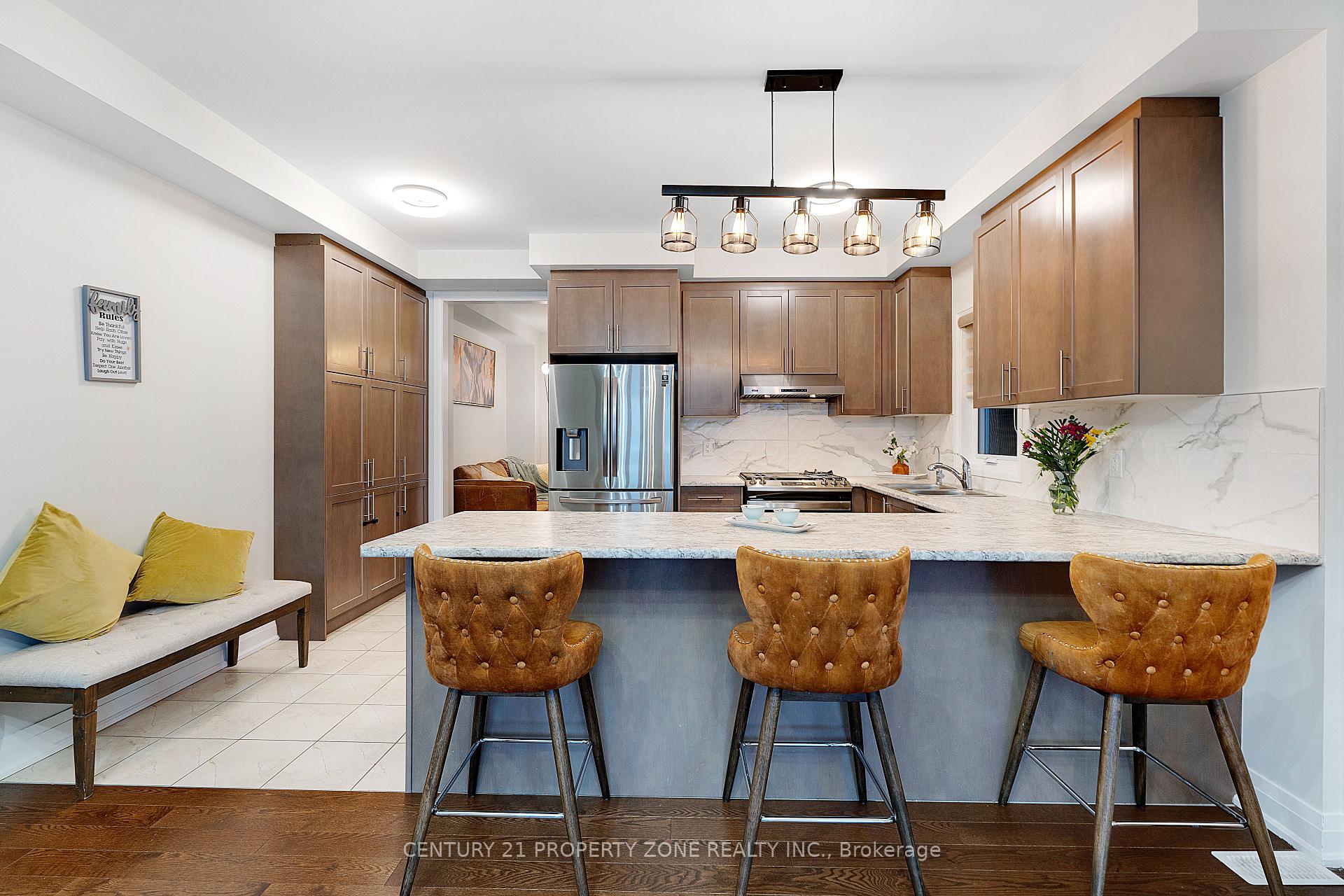 Photo 8 of 7 Dalbeattie Drive, Brampton, Bram West — HOMEH