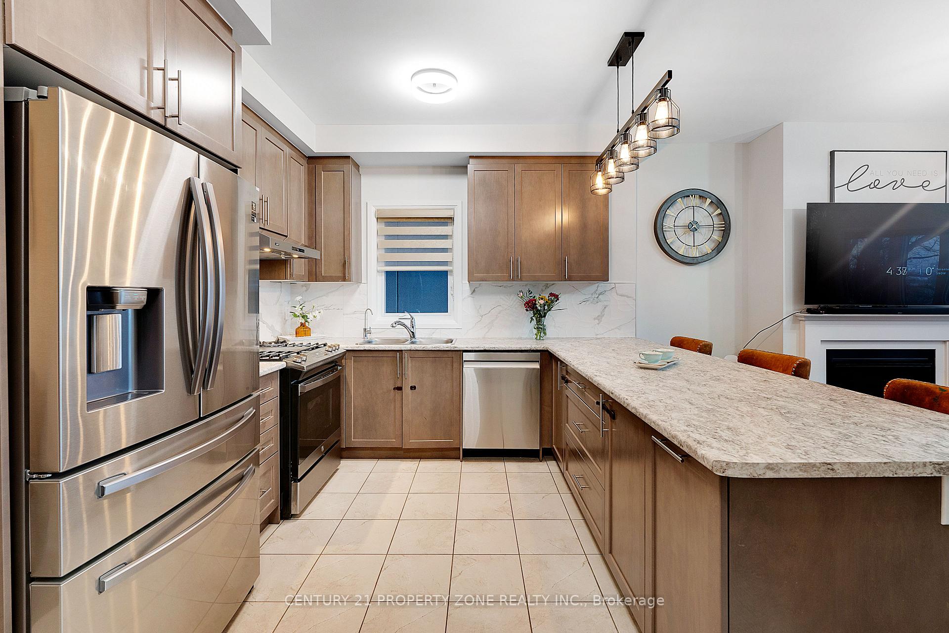 Photo 9 of 7 Dalbeattie Drive, Brampton, Bram West — HOMEH