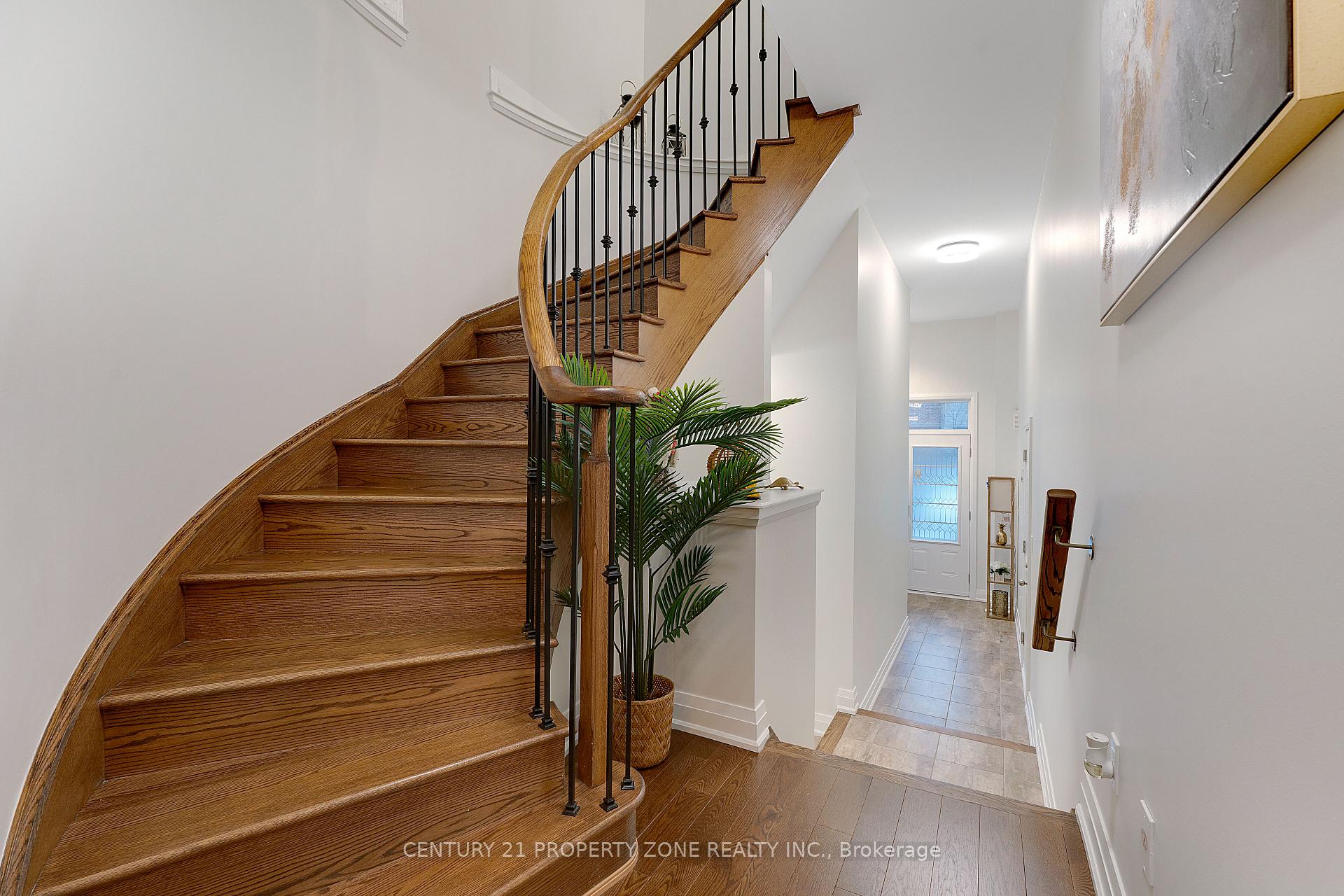 Photo 15 of 7 Dalbeattie Drive, Brampton, Bram West — HOMEH