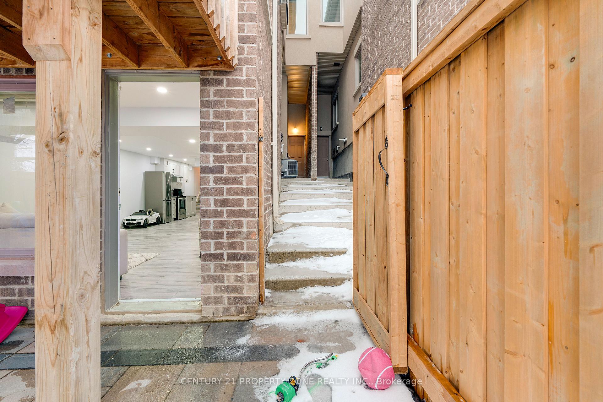 Photo 38 of 7 Dalbeattie Drive, Brampton, Bram West — HOMEH