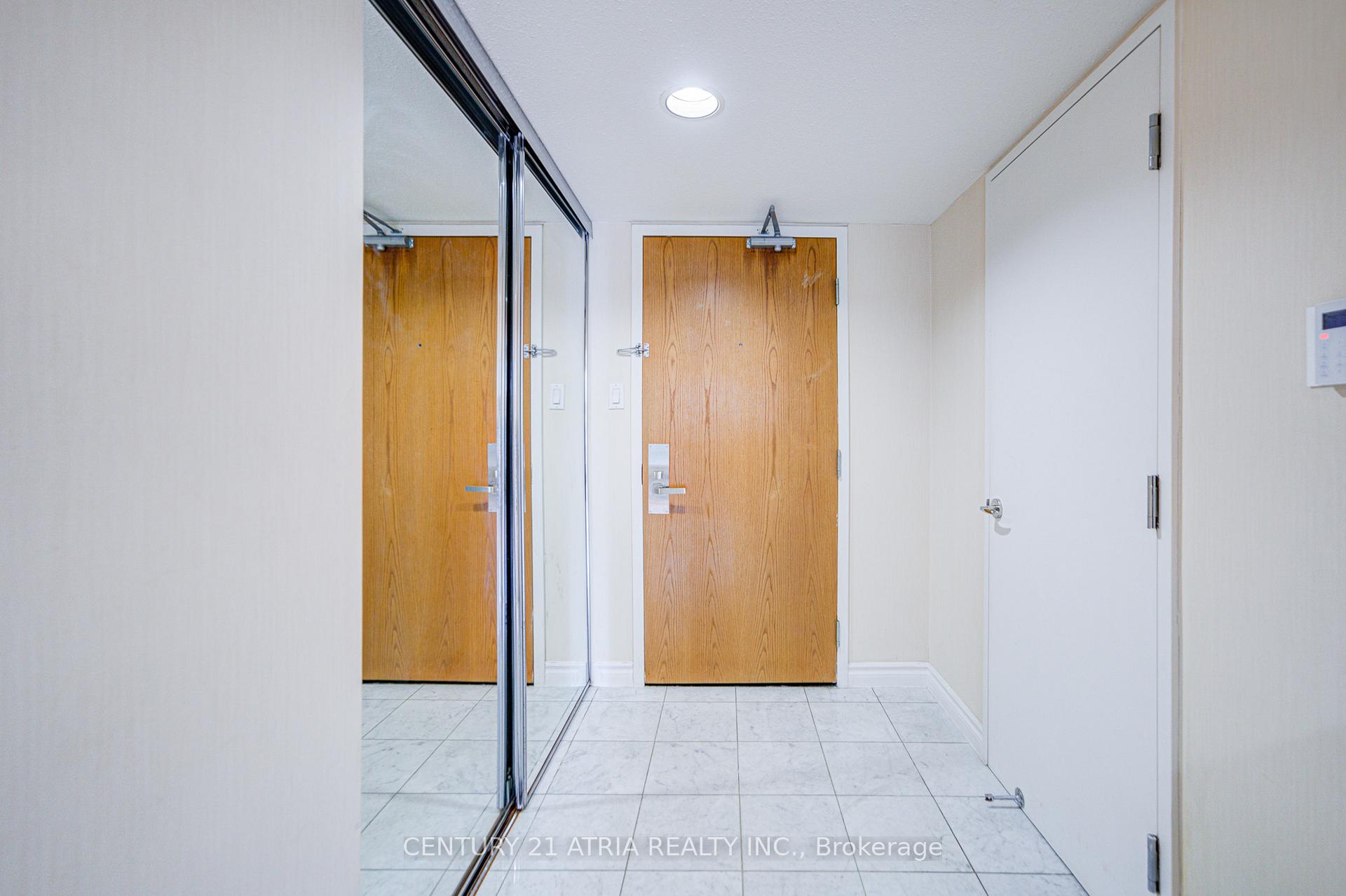 Photo 12 of Unit 401, 38 Elm Street, Toronto, Bay Street Corridor — HOMEH