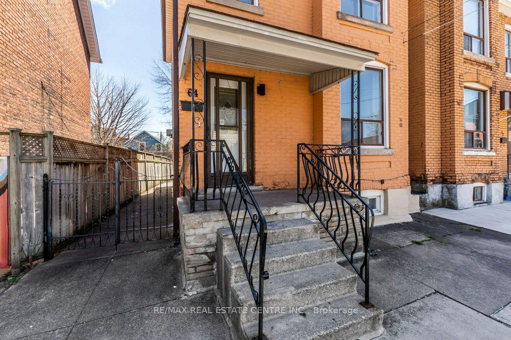 Photo 2 of 64 Crooks Street, Hamilton, Strathcona — HOMEH