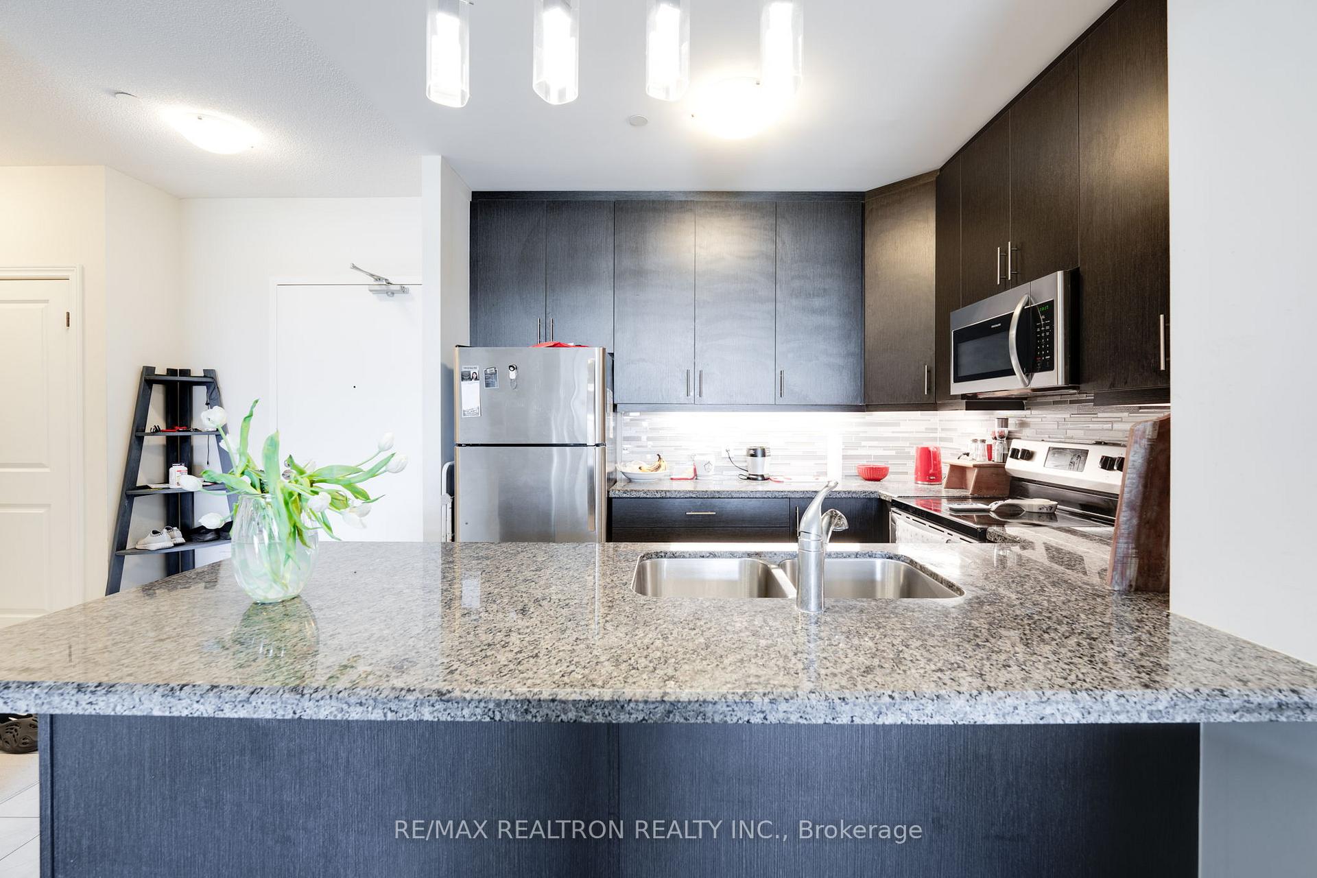 Photo 5 of Unit 431, 7325 Markham Road, Markham, Cedarwood — HOMEH