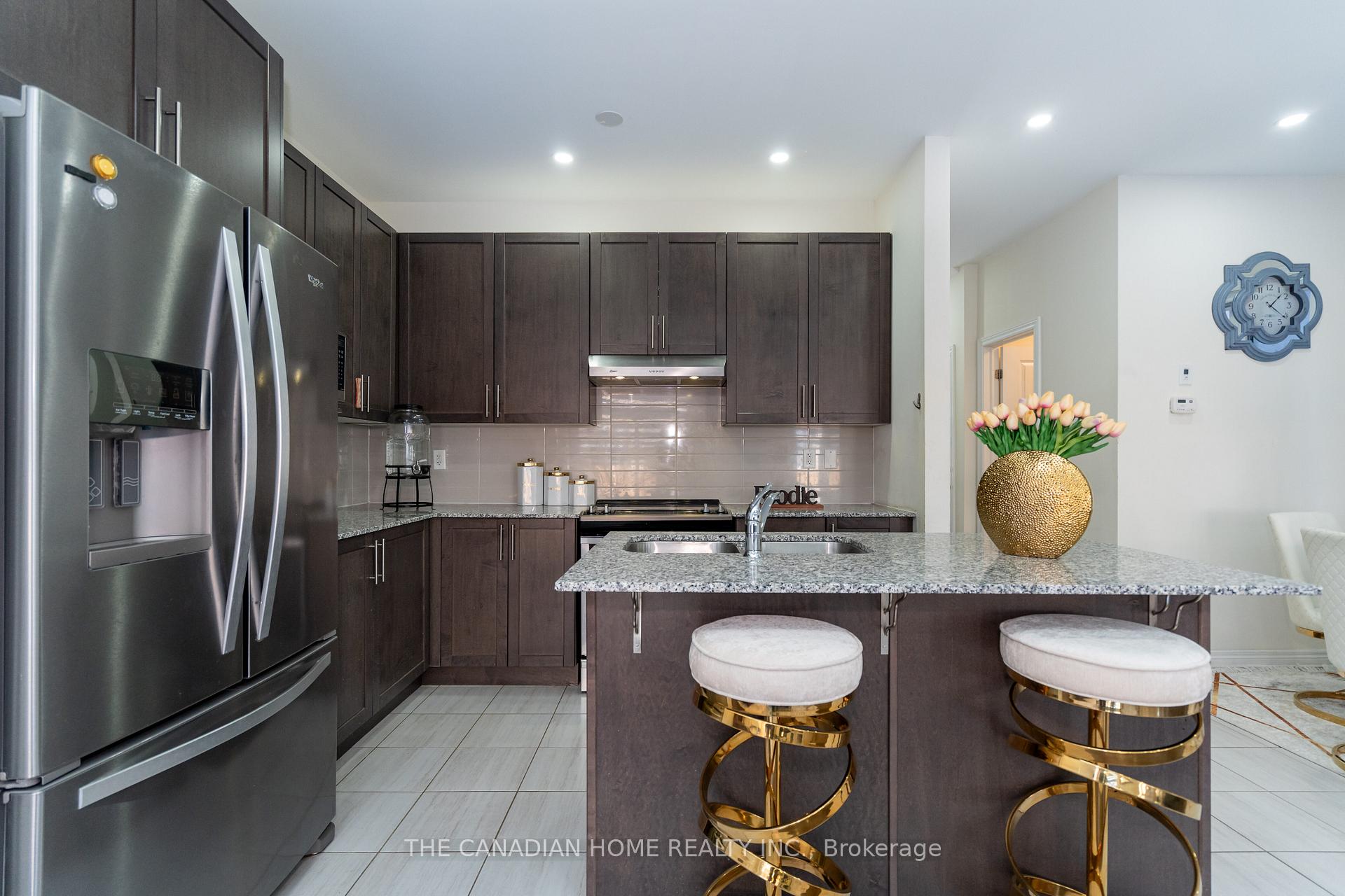 Photo 6 of 95 Cobriza Crescent, Brampton, Northwest Brampton — HOMEH