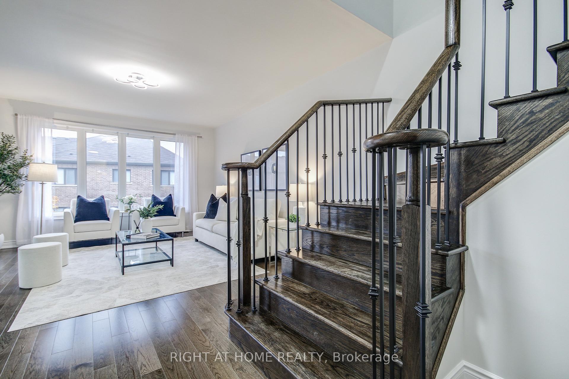 Photo 5 of 90 Pagebrook Crescent, Hamilton, Stoney Creek Mountain — HOMEH