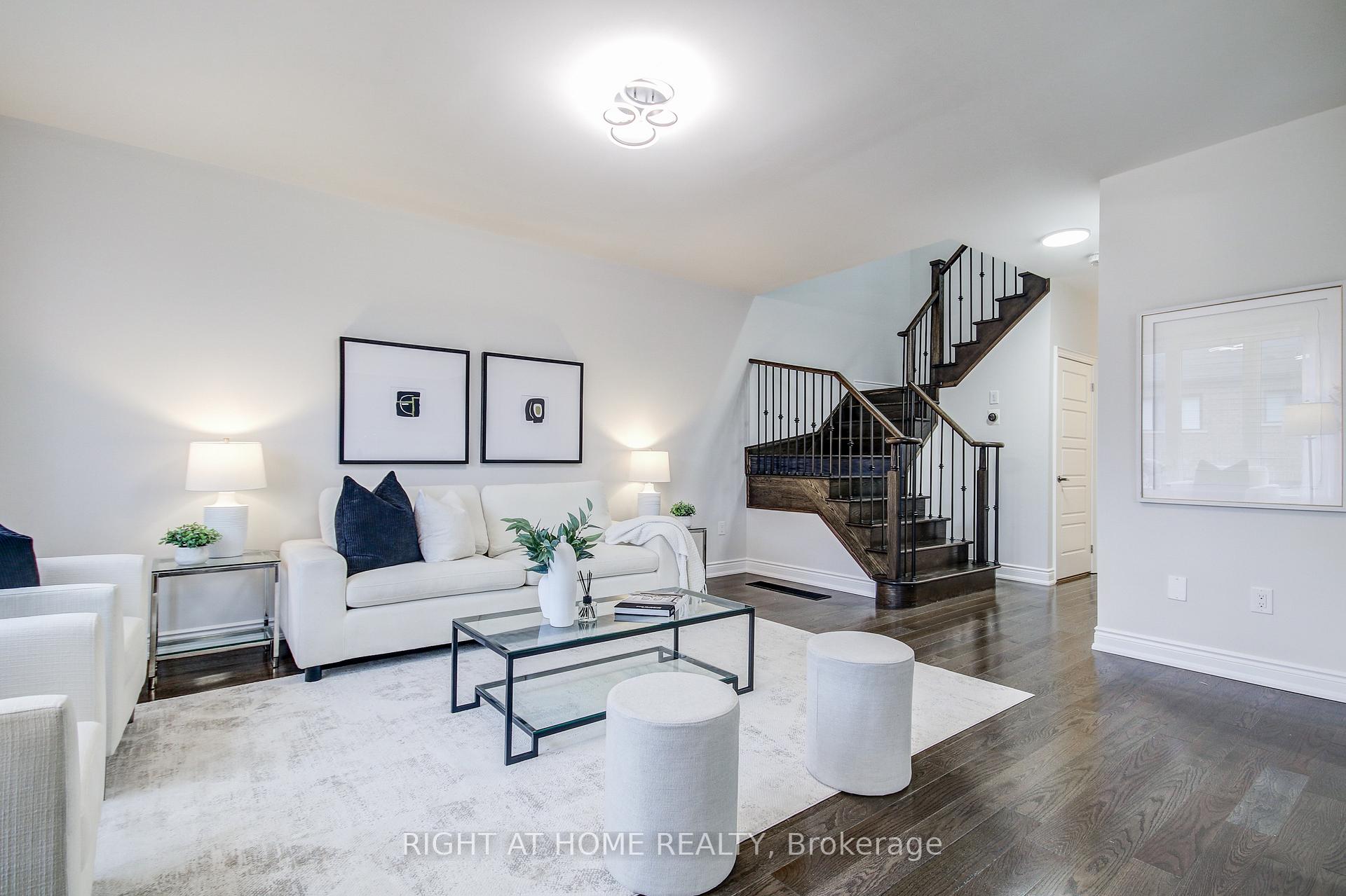 Photo 7 of 90 Pagebrook Crescent, Hamilton, Stoney Creek Mountain — HOMEH