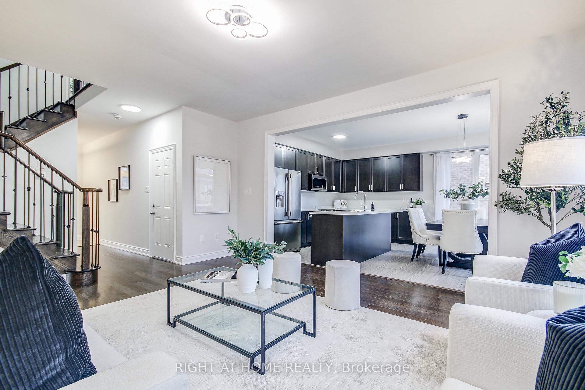 Photo 8 of 90 Pagebrook Crescent, Hamilton, Stoney Creek Mountain — HOMEH