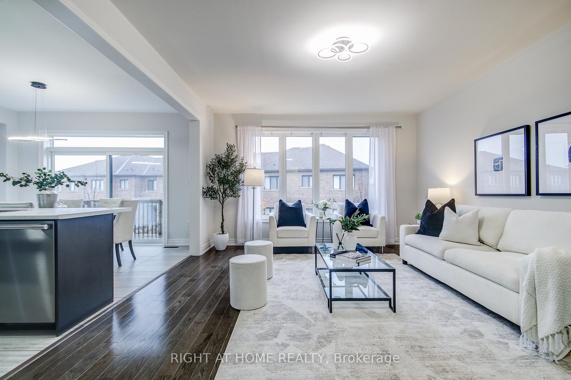 Photo 10 of 90 Pagebrook Crescent, Hamilton, Stoney Creek Mountain — HOMEH