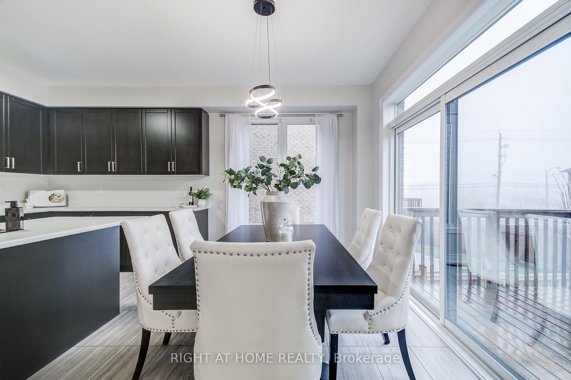 Photo 14 of 90 Pagebrook Crescent, Hamilton, Stoney Creek Mountain — HOMEH
