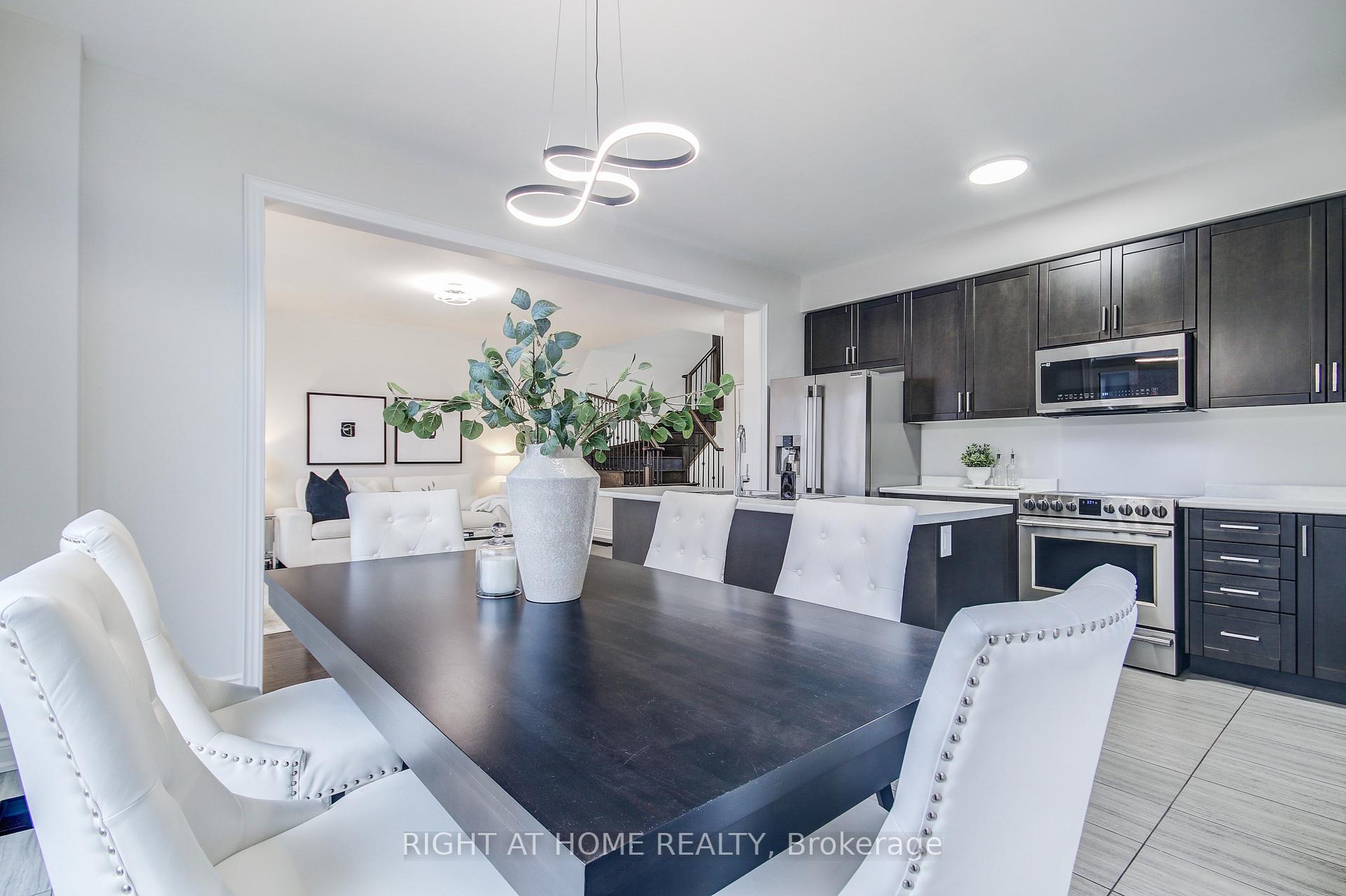Photo 15 of 90 Pagebrook Crescent, Hamilton, Stoney Creek Mountain — HOMEH