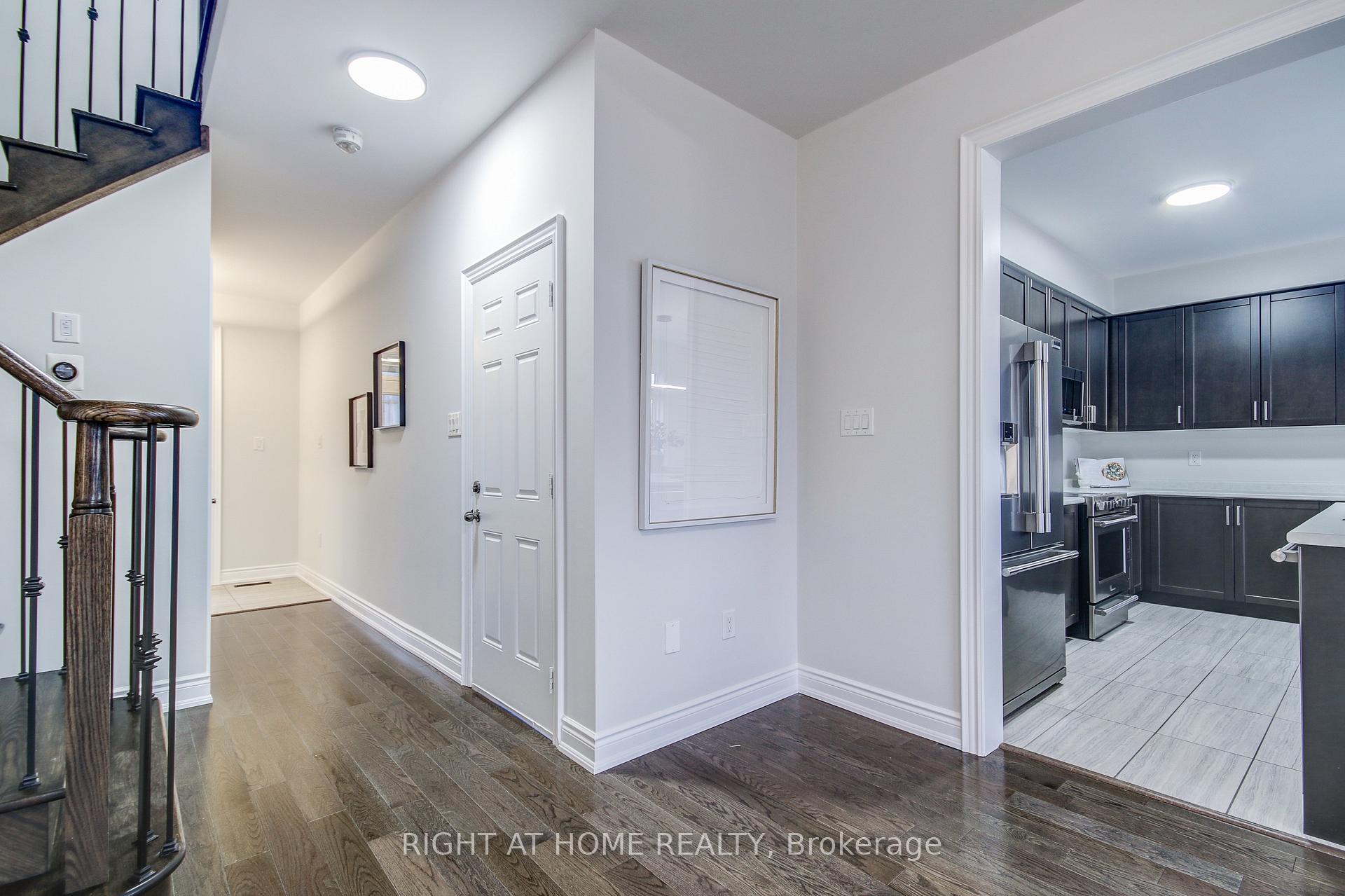 Photo 18 of 90 Pagebrook Crescent, Hamilton, Stoney Creek Mountain — HOMEH
