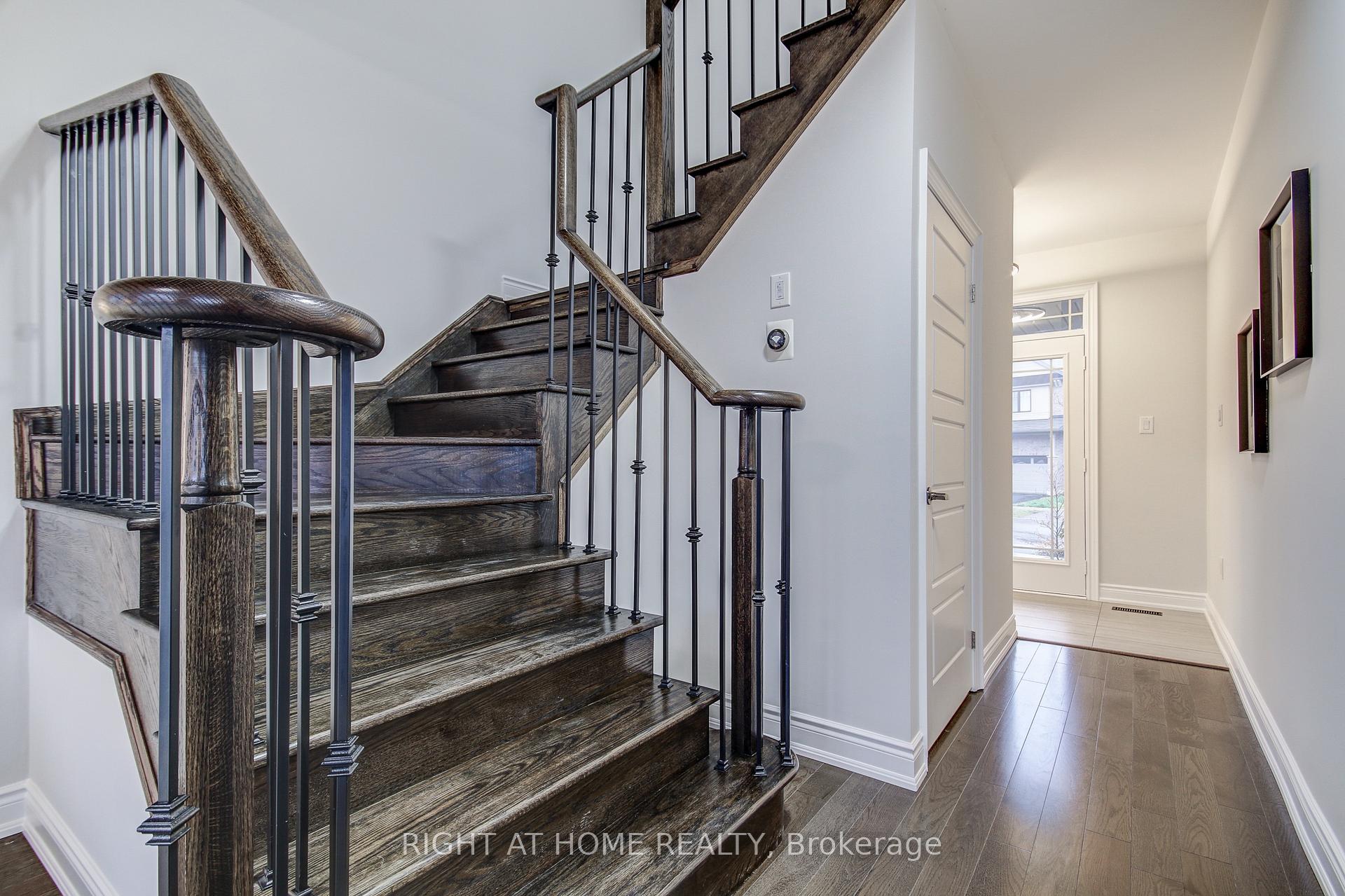 Photo 19 of 90 Pagebrook Crescent, Hamilton, Stoney Creek Mountain — HOMEH