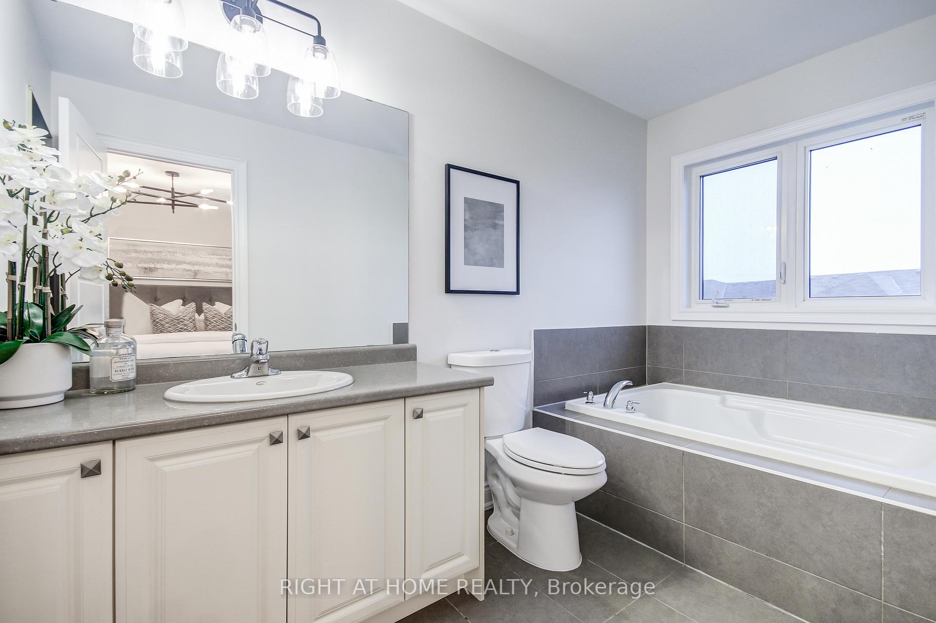 Photo 28 of 90 Pagebrook Crescent, Hamilton, Stoney Creek Mountain — HOMEH