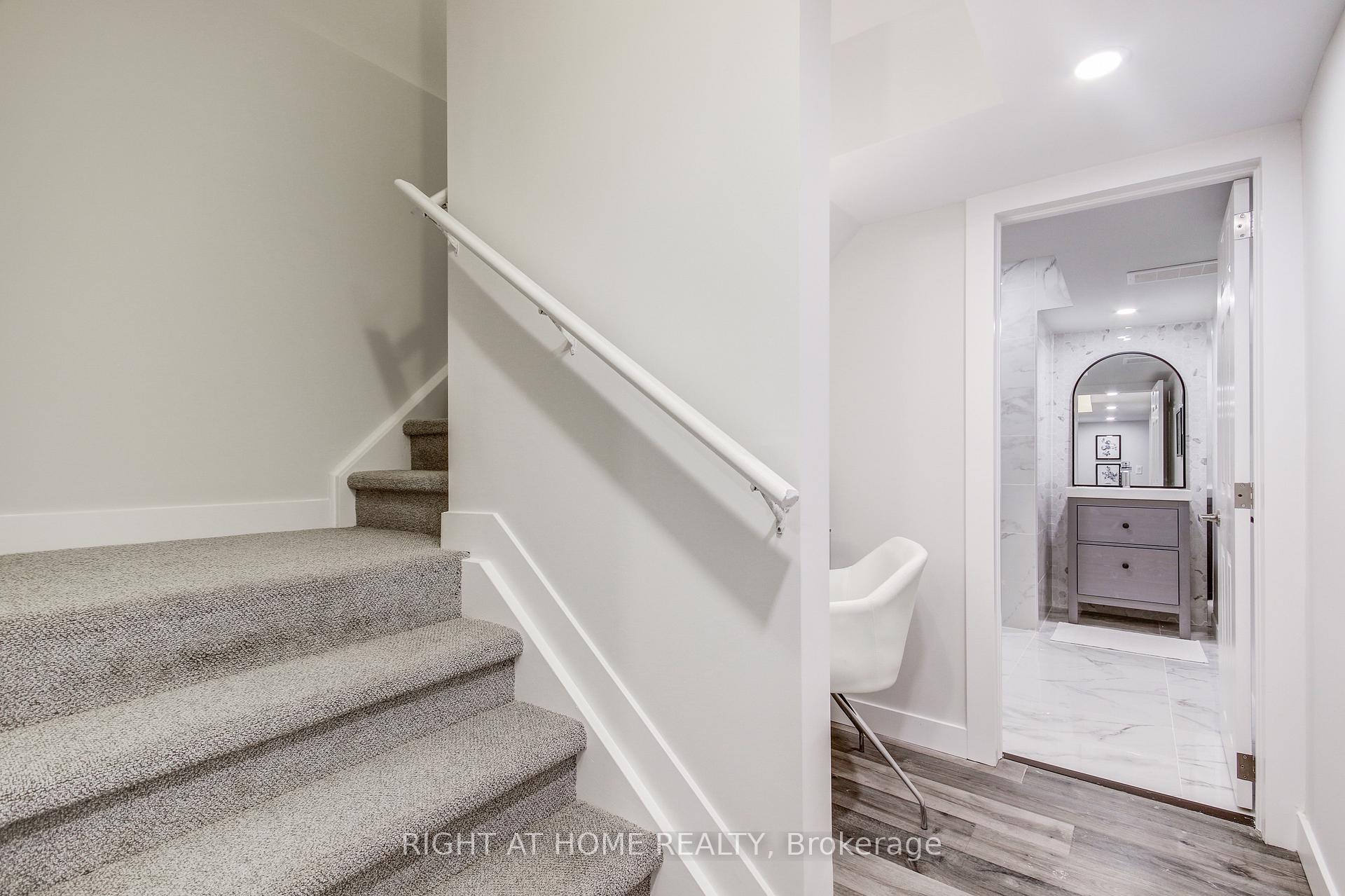 Photo 30 of 90 Pagebrook Crescent, Hamilton, Stoney Creek Mountain — HOMEH