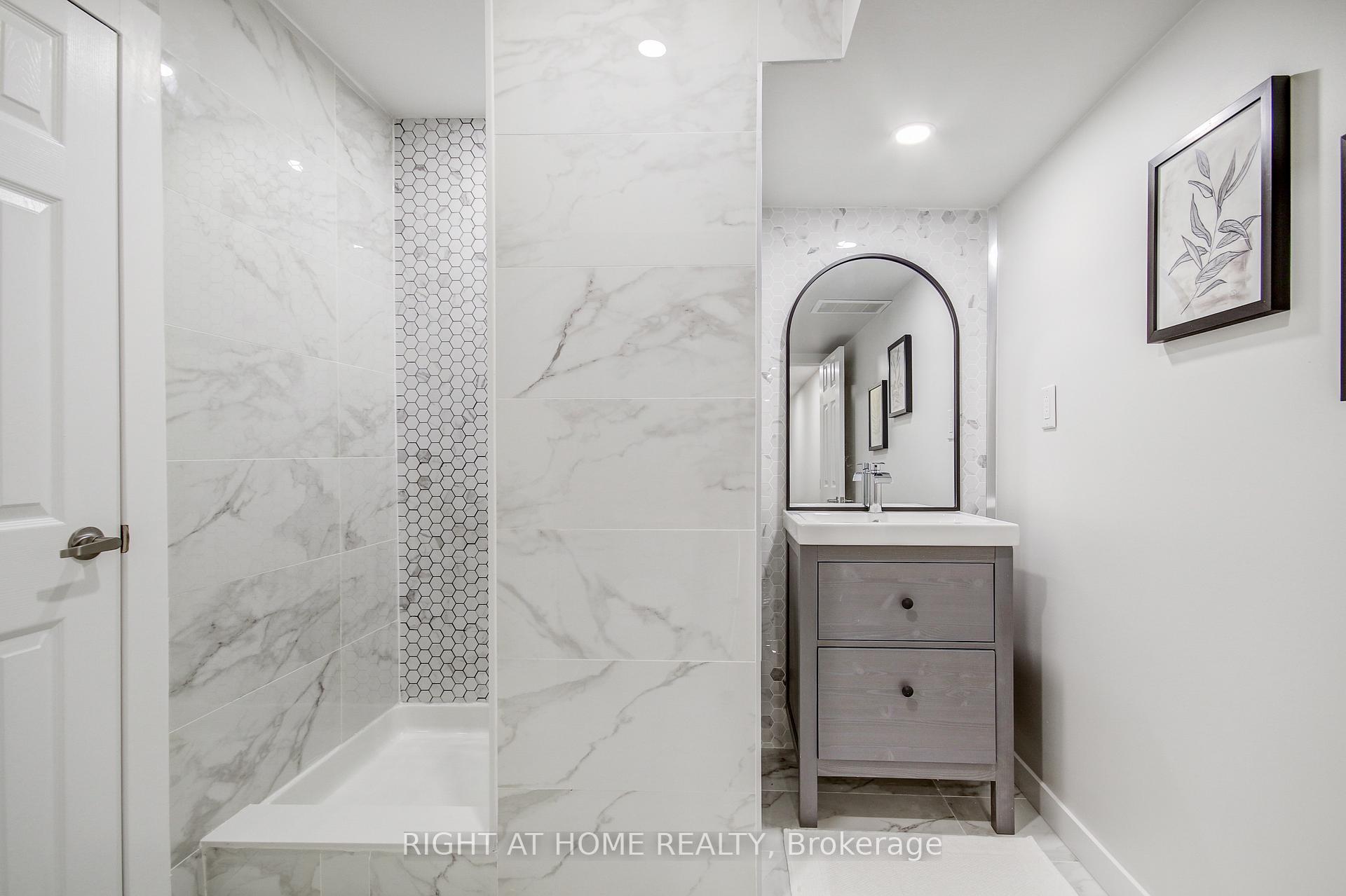 Photo 31 of 90 Pagebrook Crescent, Hamilton, Stoney Creek Mountain — HOMEH