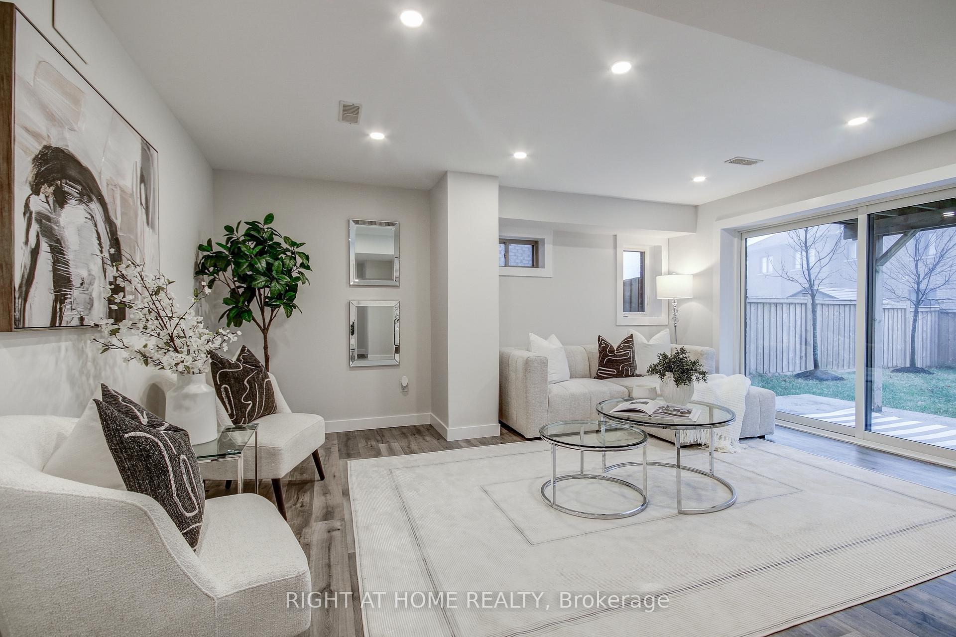 Photo 33 of 90 Pagebrook Crescent, Hamilton, Stoney Creek Mountain — HOMEH