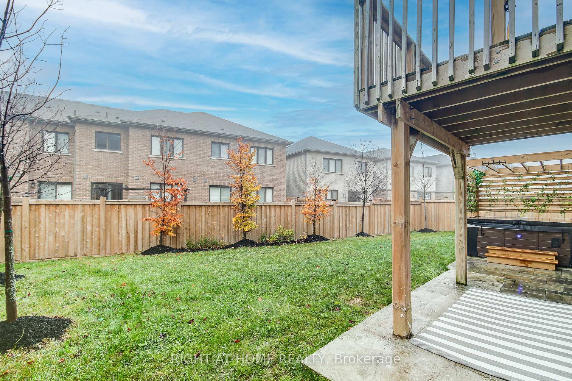 Photo 40 of 90 Pagebrook Crescent, Hamilton, Stoney Creek Mountain — HOMEH