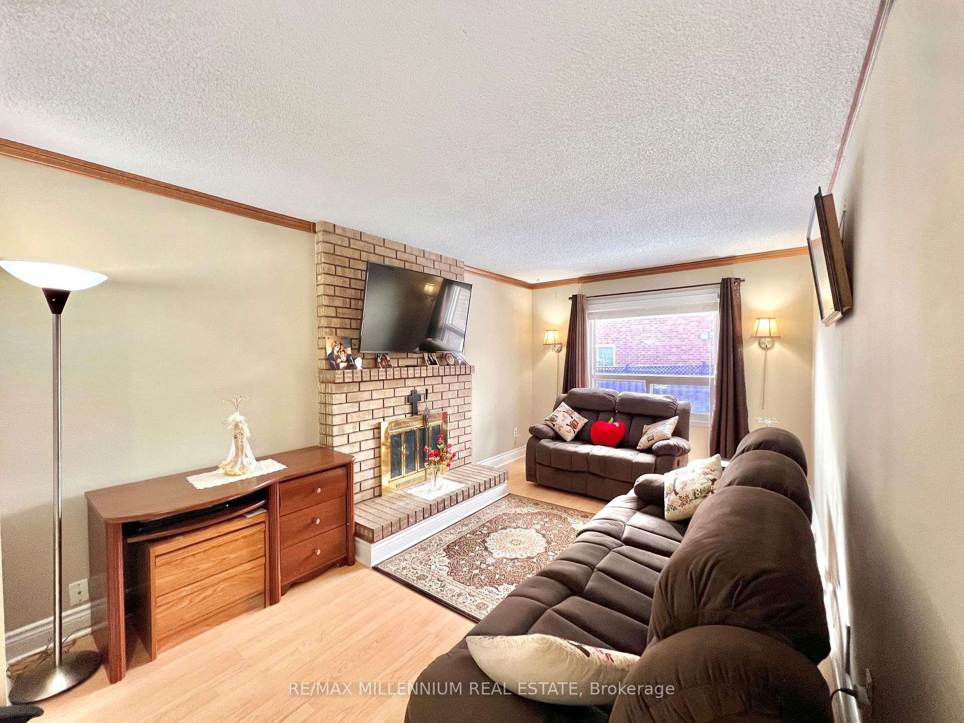 Photo 32 of 202 Conestoga Drive, Brampton, Heart Lake West — HOMEH