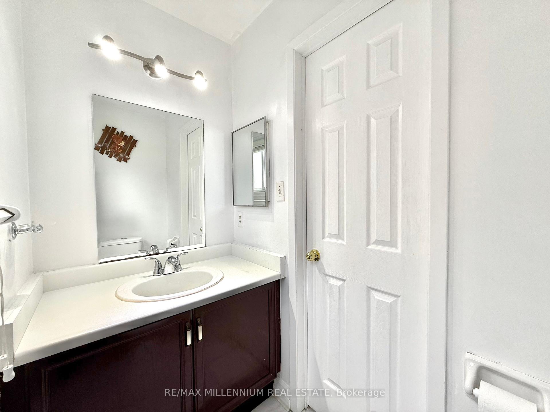 Photo 33 of 202 Conestoga Drive, Brampton, Heart Lake West — HOMEH