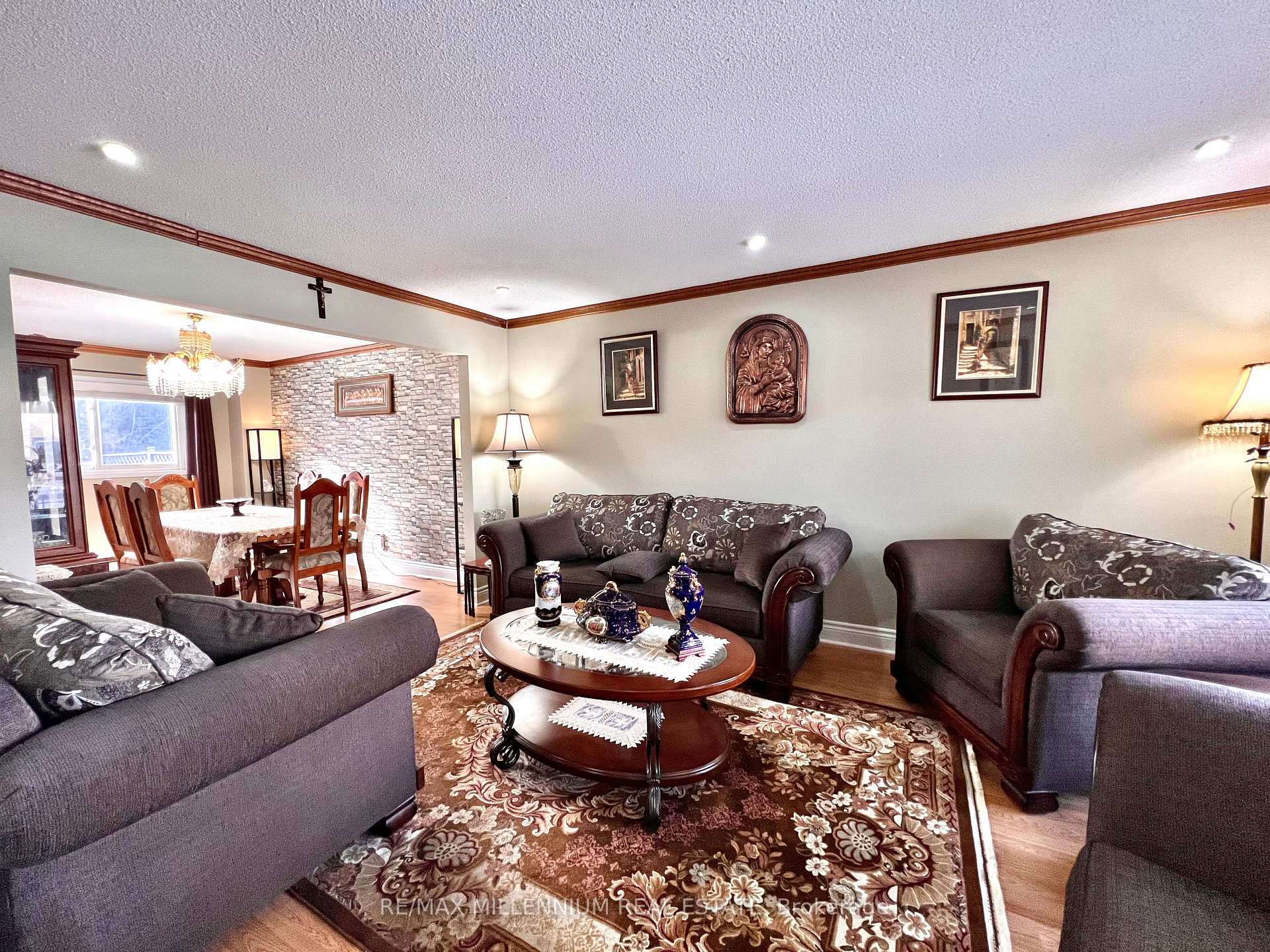 Photo 10 of 202 Conestoga Drive, Brampton, Heart Lake West — HOMEH