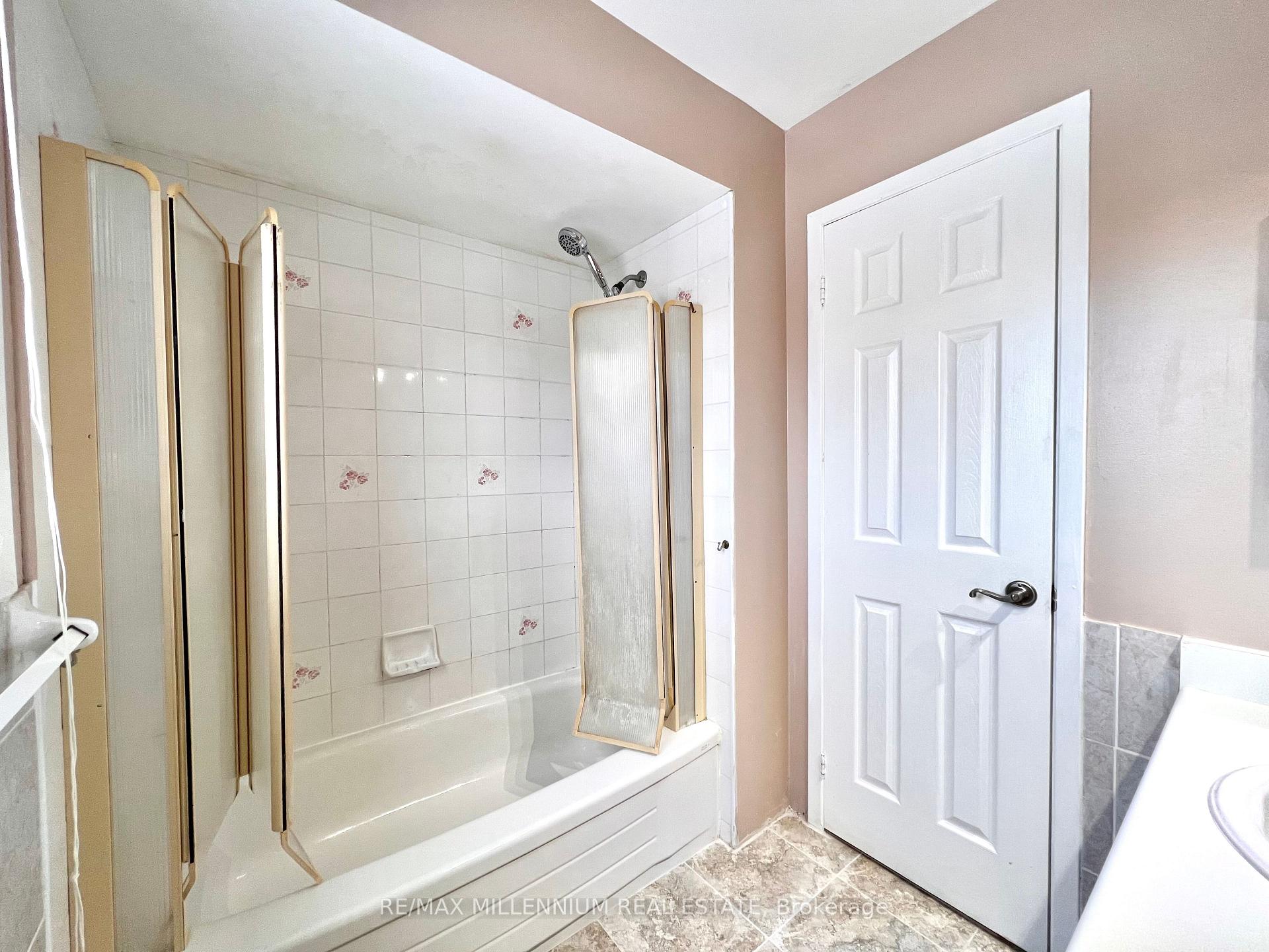 Photo 20 of 202 Conestoga Drive, Brampton, Heart Lake West — HOMEH
