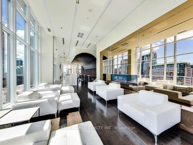 Photo 7 of Unit 405, 21 Nelson Street, Toronto, Waterfront Communities — HOMEH