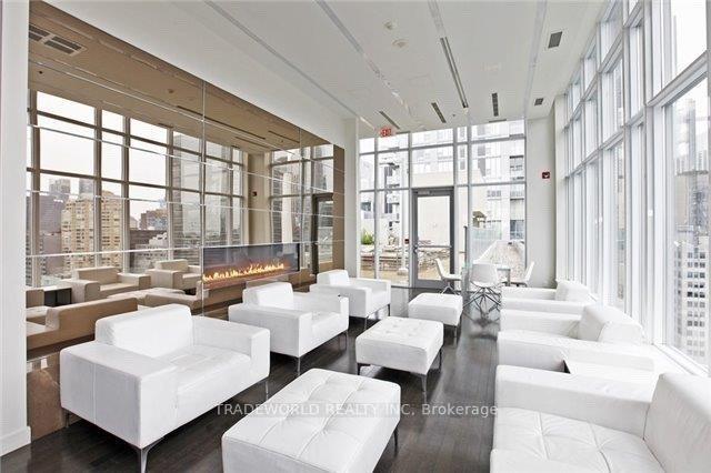 Photo 8 of Unit 405, 21 Nelson Street, Toronto, Waterfront Communities — HOMEH