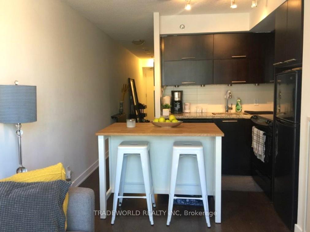 Photo 21 of Unit 405, 21 Nelson Street, Toronto, Waterfront Communities — HOMEH