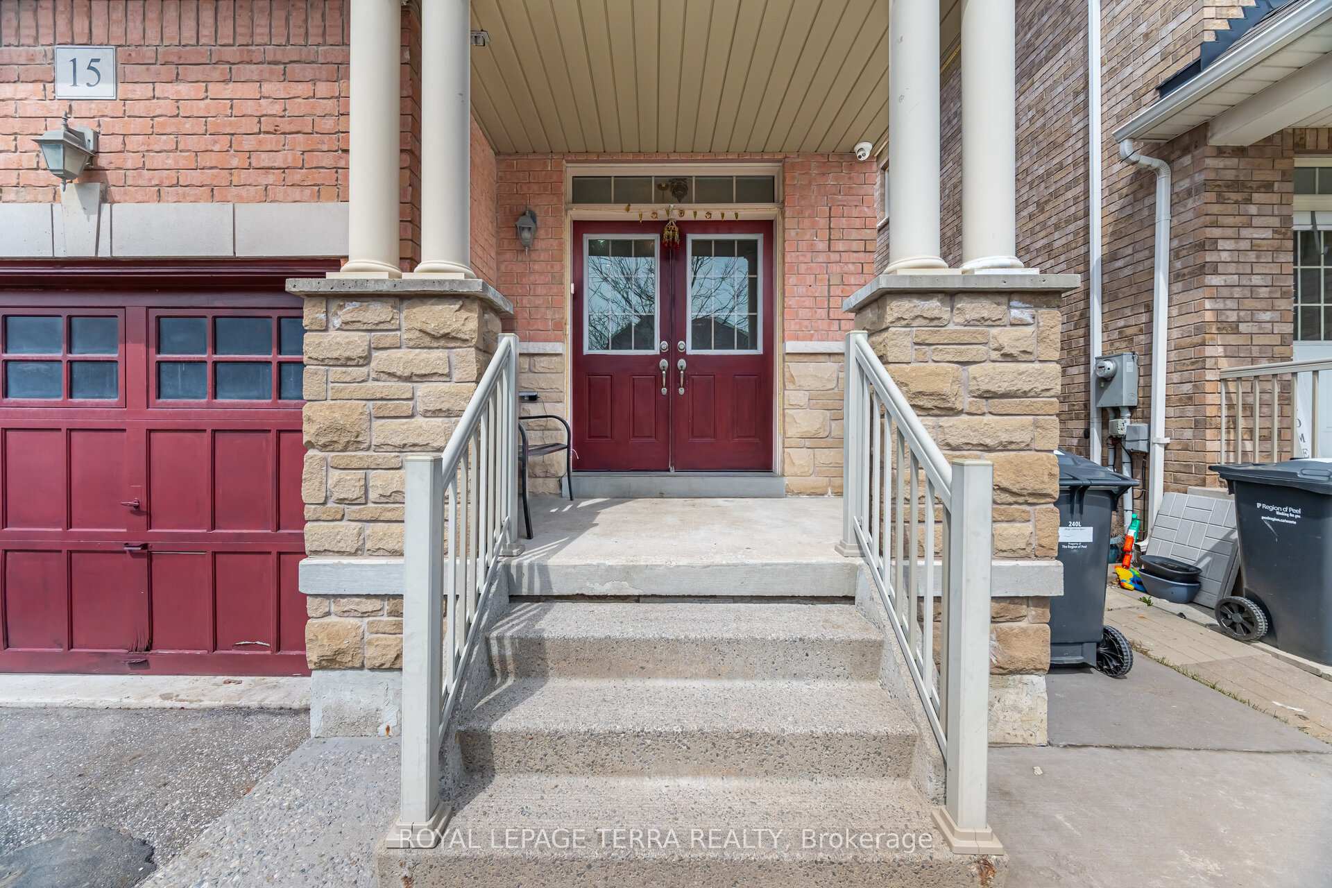 Photo 4 of 15 Versailles Crescent, Brampton, Bram East — HOMEH