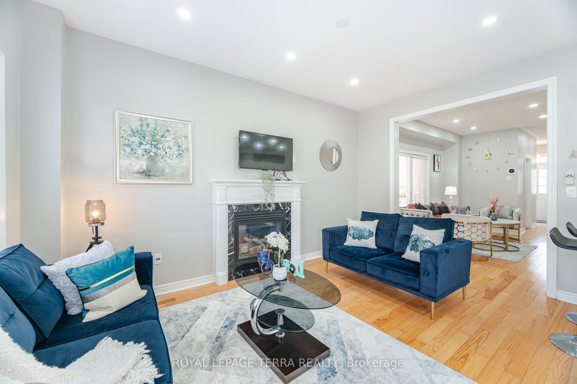 Photo 9 of 15 Versailles Crescent, Brampton, Bram East — HOMEH