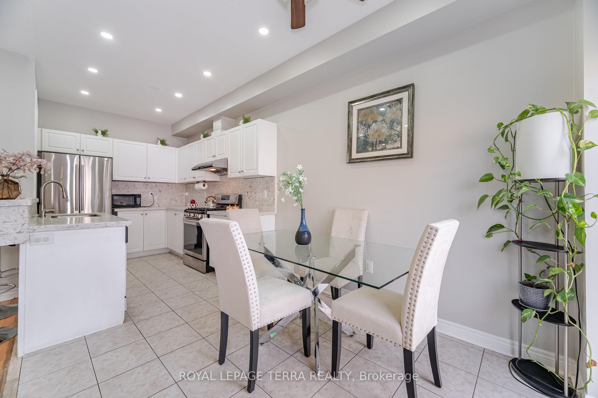 Photo 14 of 15 Versailles Crescent, Brampton, Bram East — HOMEH
