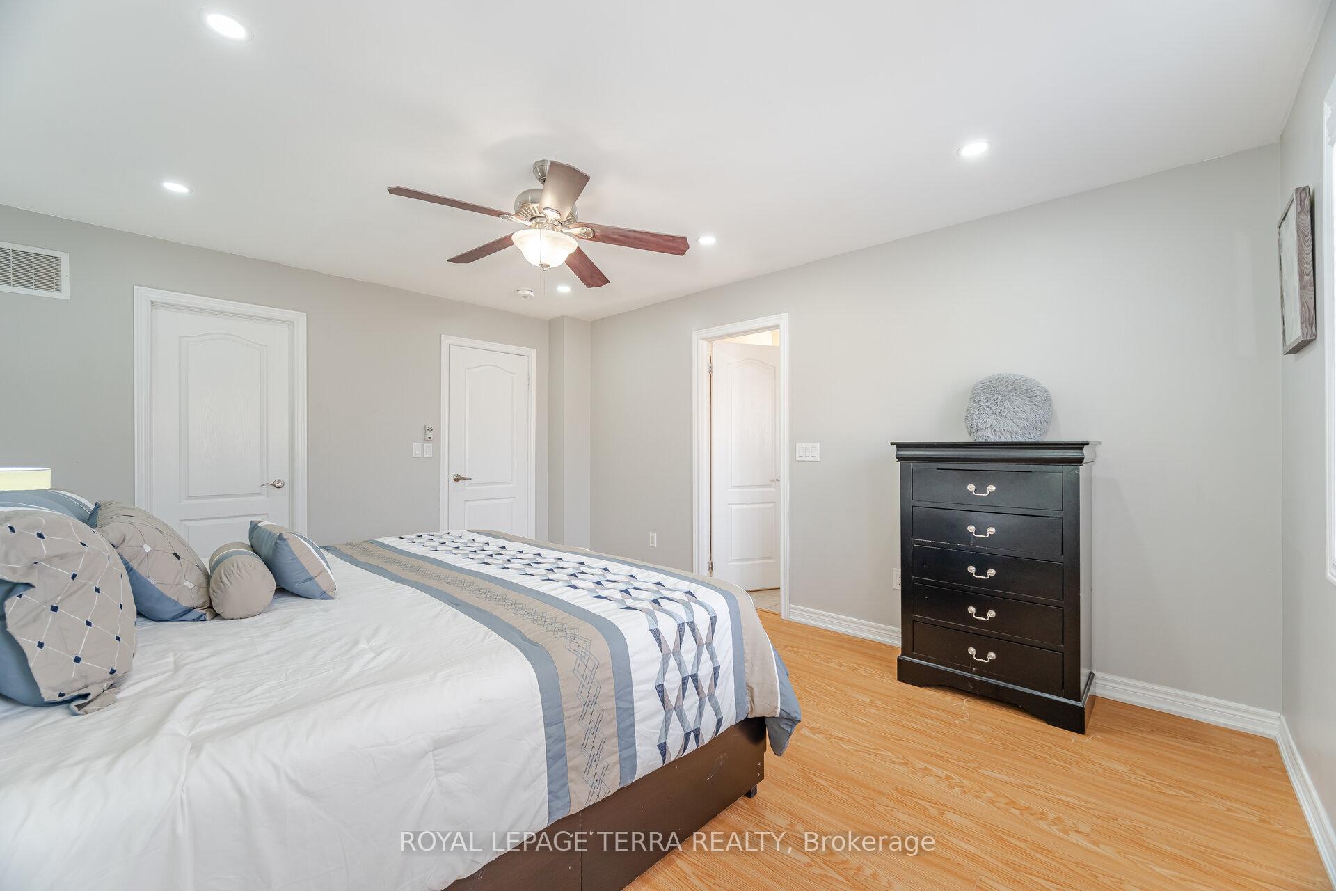 Photo 24 of 15 Versailles Crescent, Brampton, Bram East — HOMEH