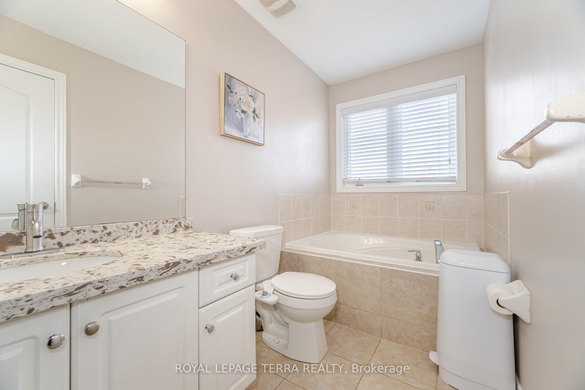 Photo 26 of 15 Versailles Crescent, Brampton, Bram East — HOMEH