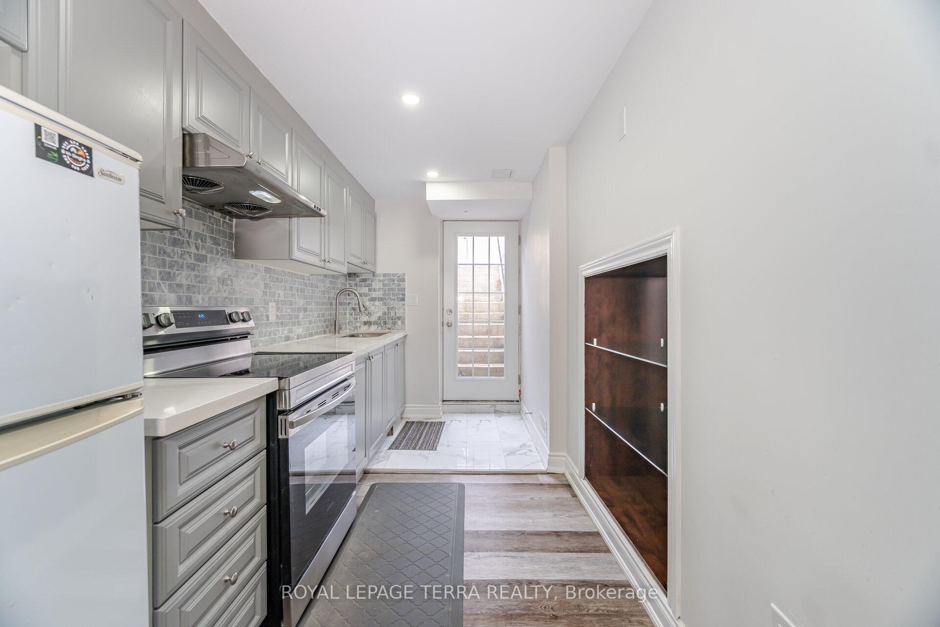 Photo 36 of 15 Versailles Crescent, Brampton, Bram East — HOMEH