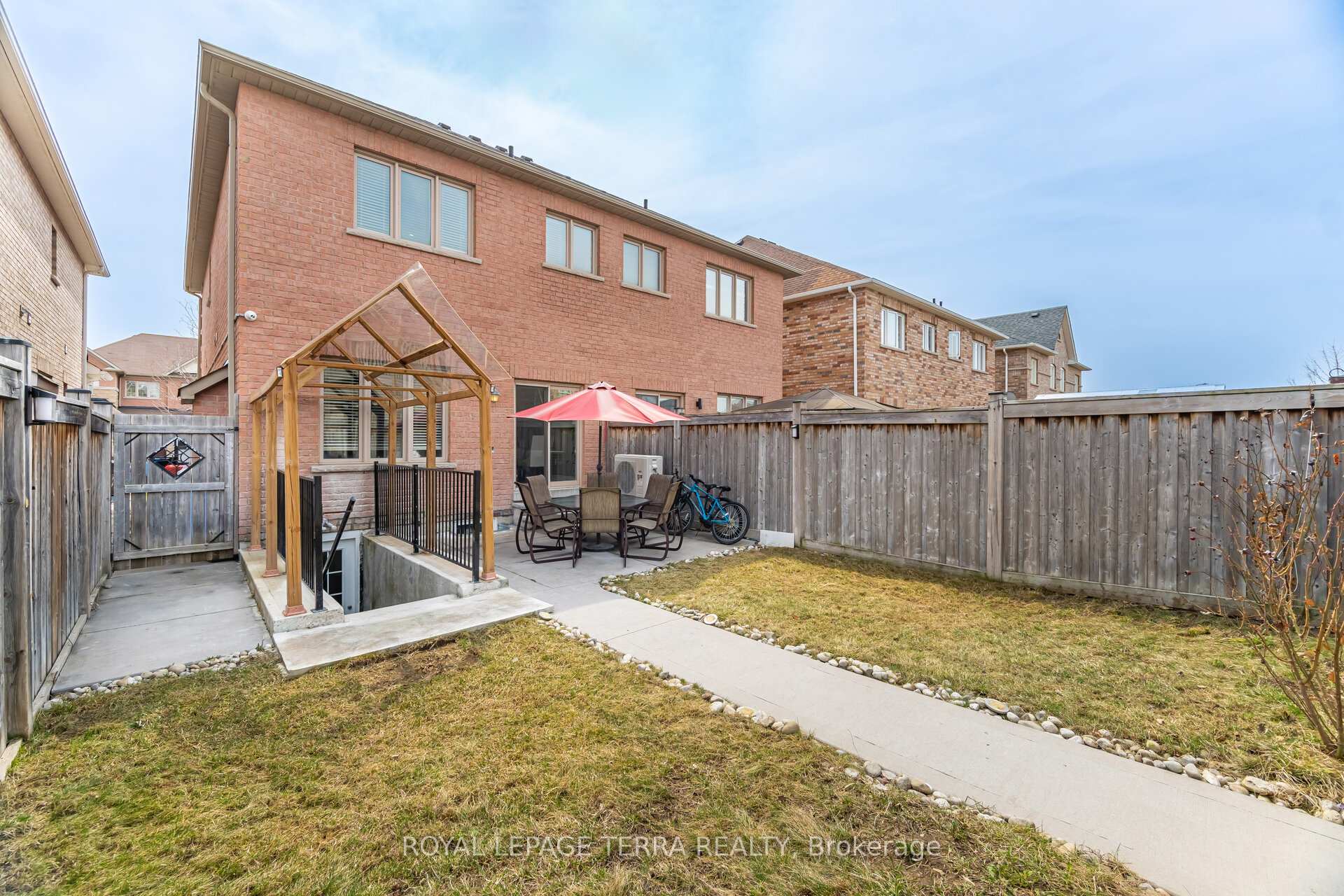 Photo 50 of 15 Versailles Crescent, Brampton, Bram East — HOMEH