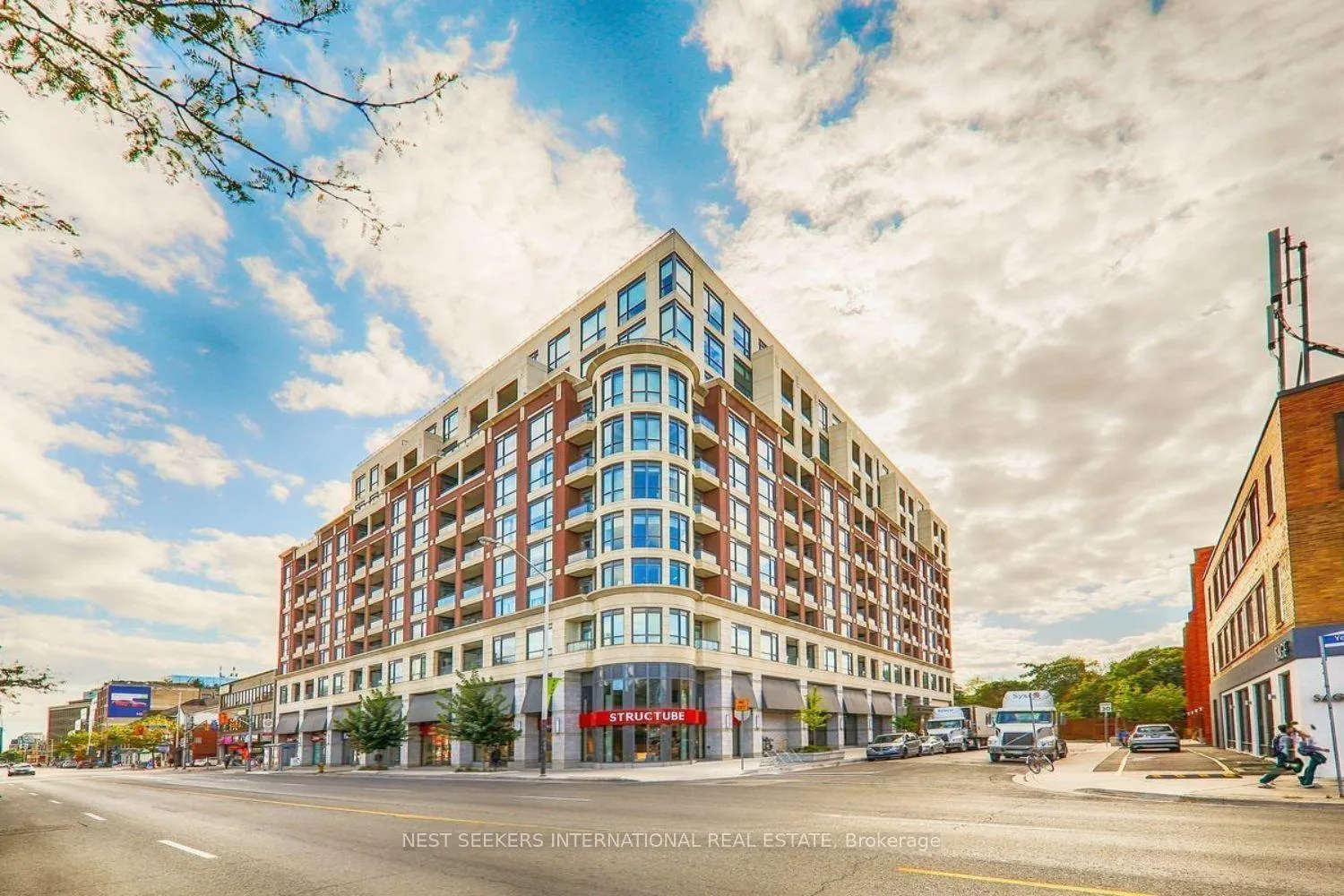 Front of Unit 407, 23 Glebe Road W