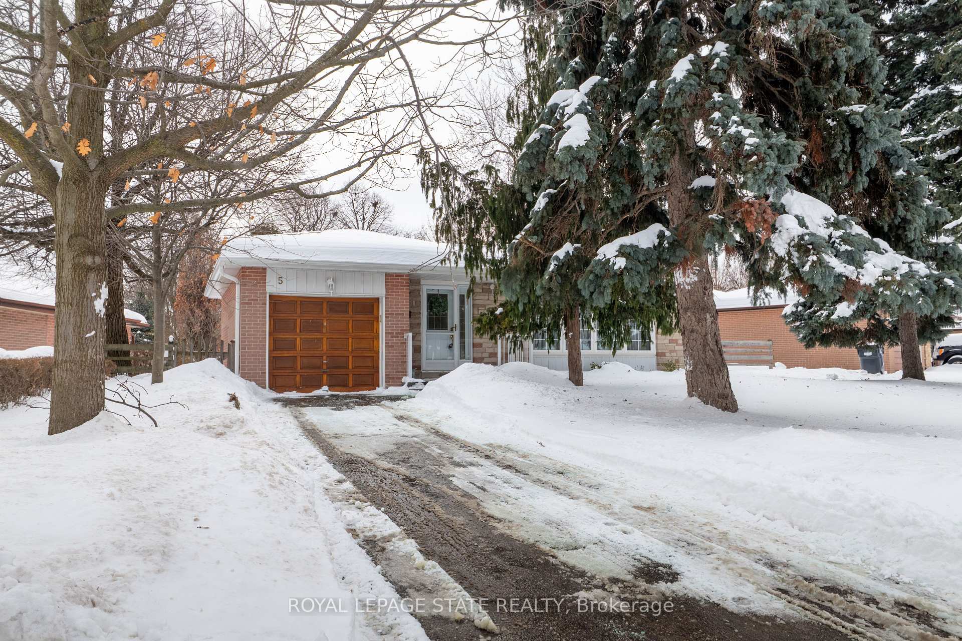 Photo 1 of 5 Bromley Crescent, Brampton, Avondale — HOMEH