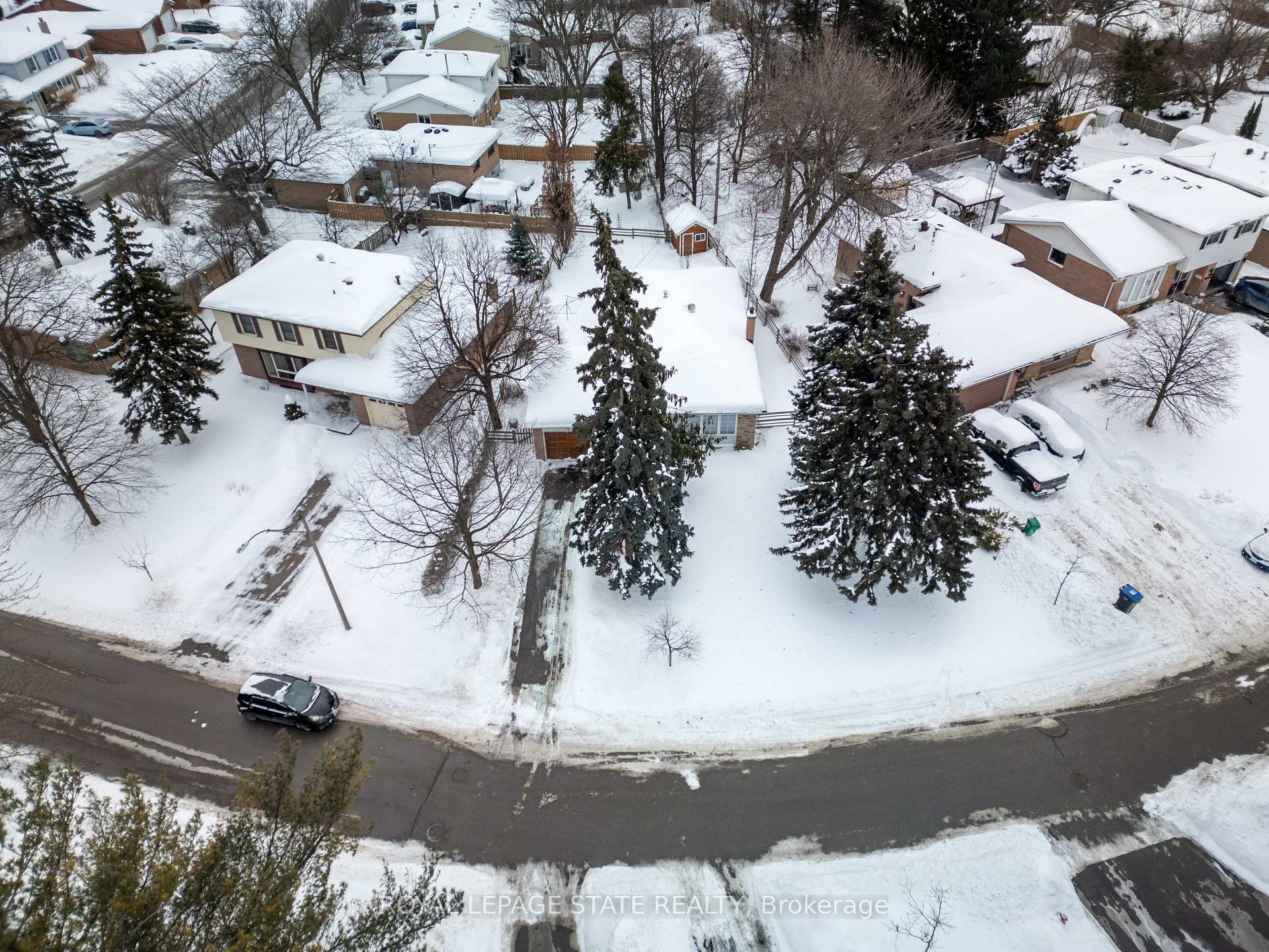Photo 8 of 5 Bromley Crescent, Brampton, Avondale — HOMEH