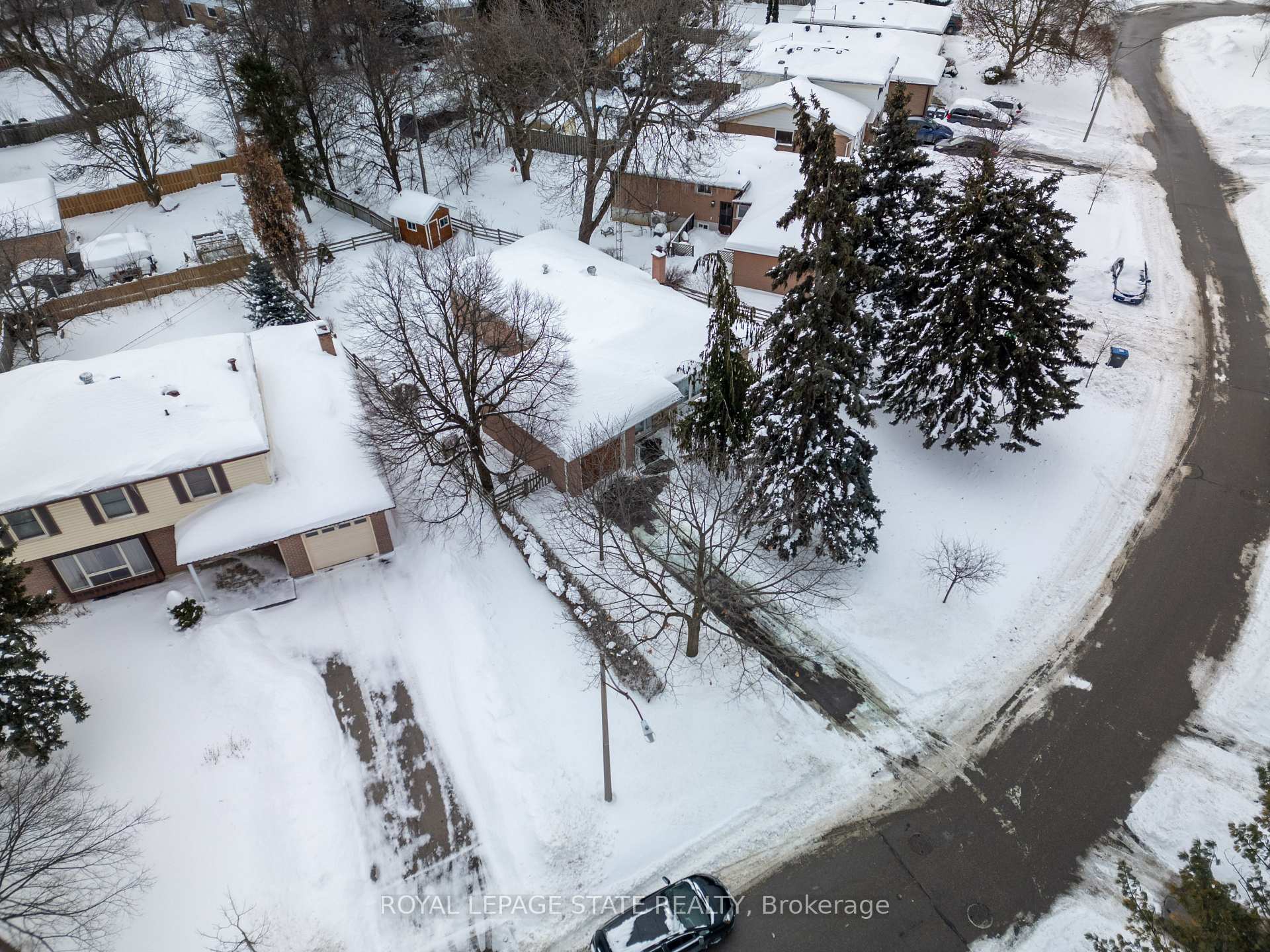 Photo 9 of 5 Bromley Crescent, Brampton, Avondale — HOMEH
