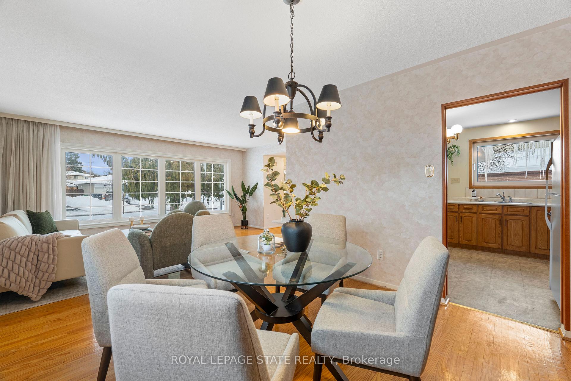 Photo 15 of 5 Bromley Crescent, Brampton, Avondale — HOMEH