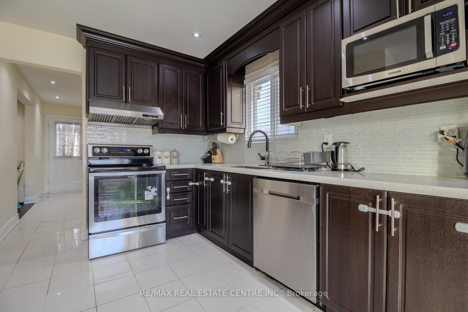 Photo 14 of 93 Meadowlark Drive, Brampton, Fletcher's Creek South — HOMEH
