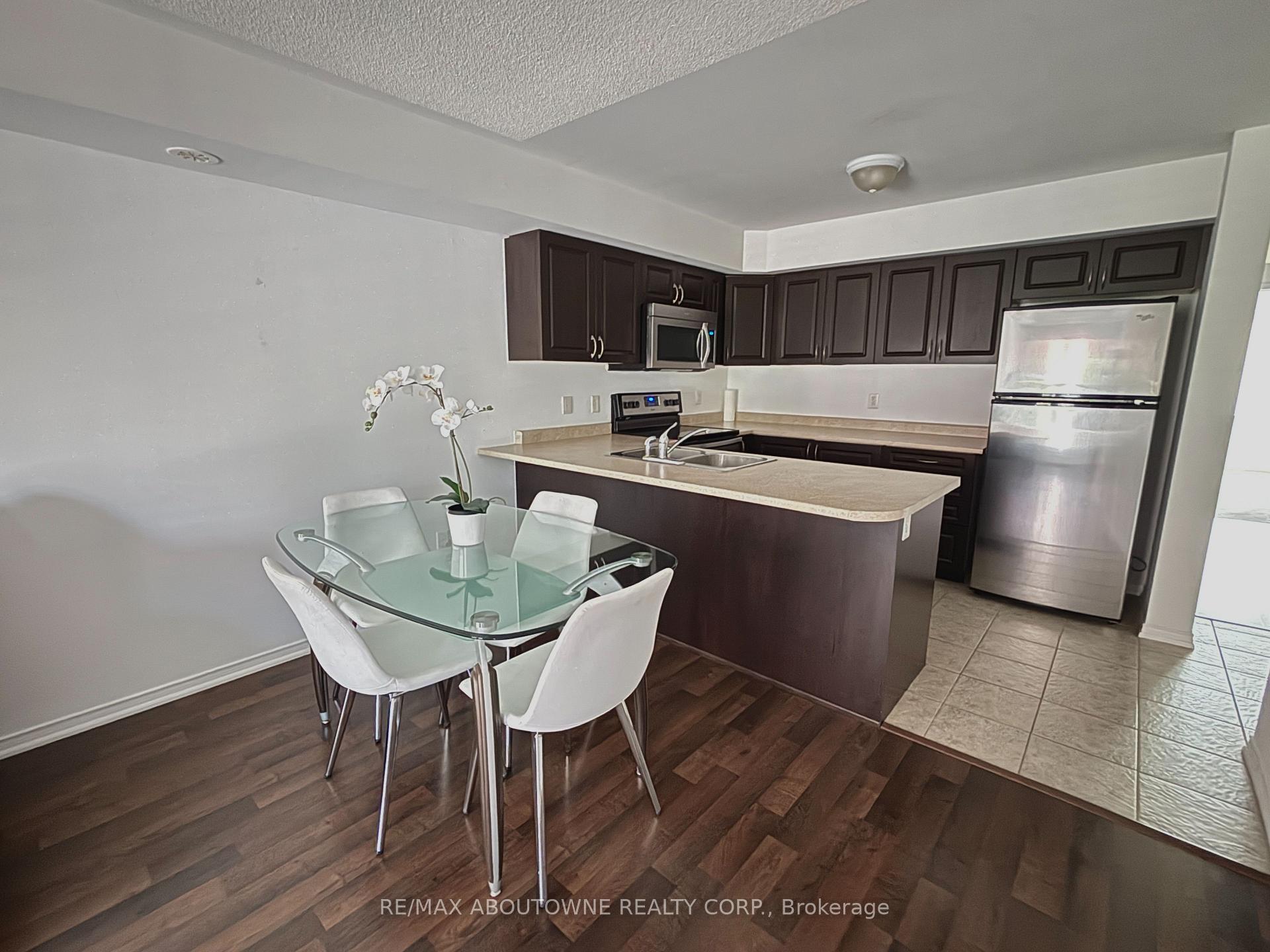 Photo 12 of Unit 12, 35 Hays Boulevard, Oakville, River Oaks — HOMEH