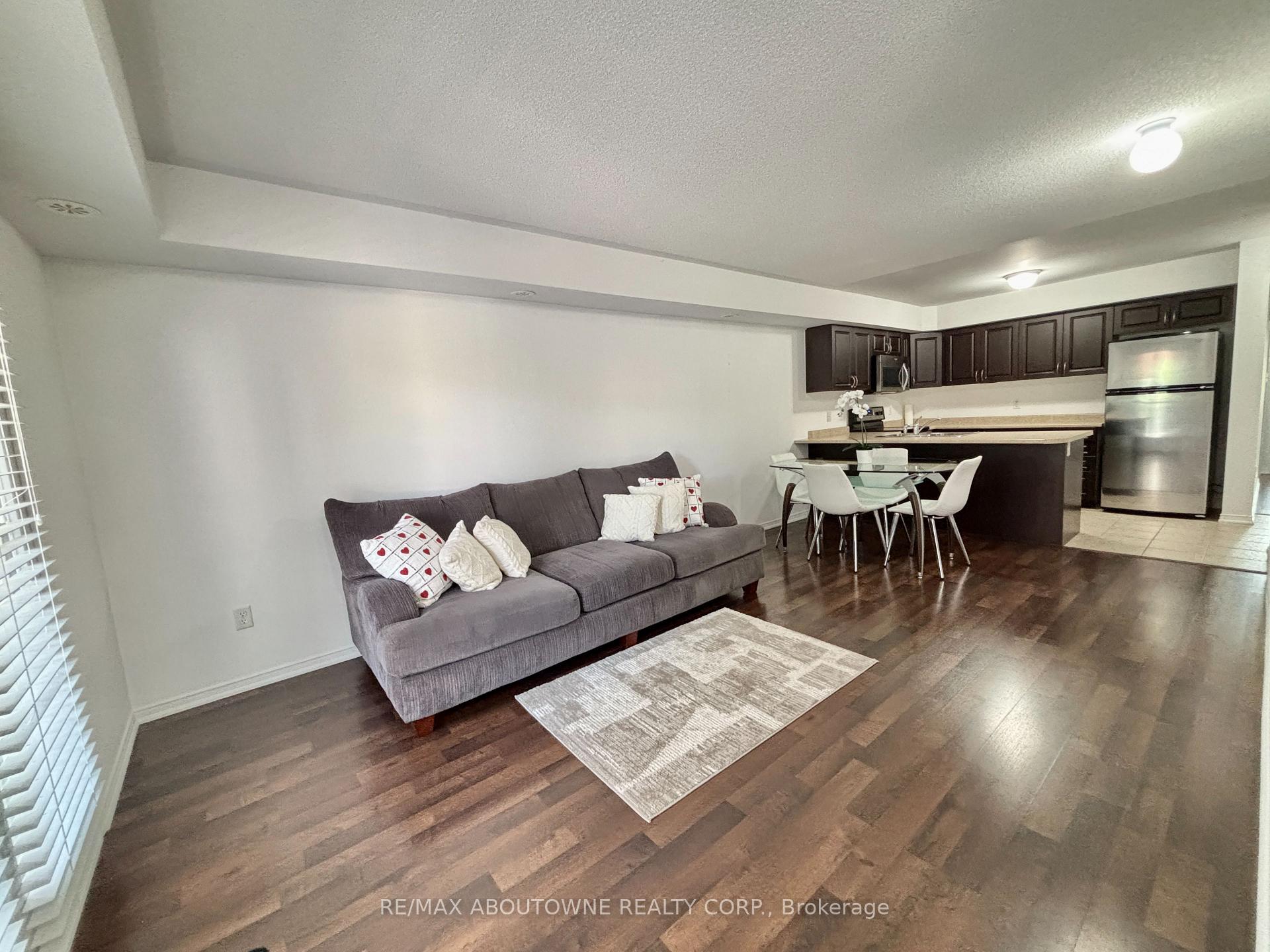 Photo 2 of Unit 12, 35 Hays Boulevard, Oakville, River Oaks — HOMEH