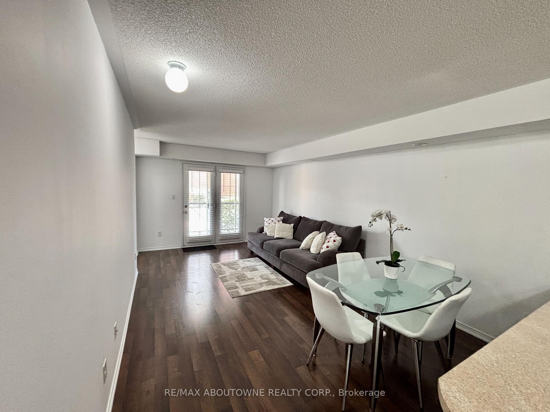 Photo 3 of Unit 12, 35 Hays Boulevard, Oakville, River Oaks — HOMEH